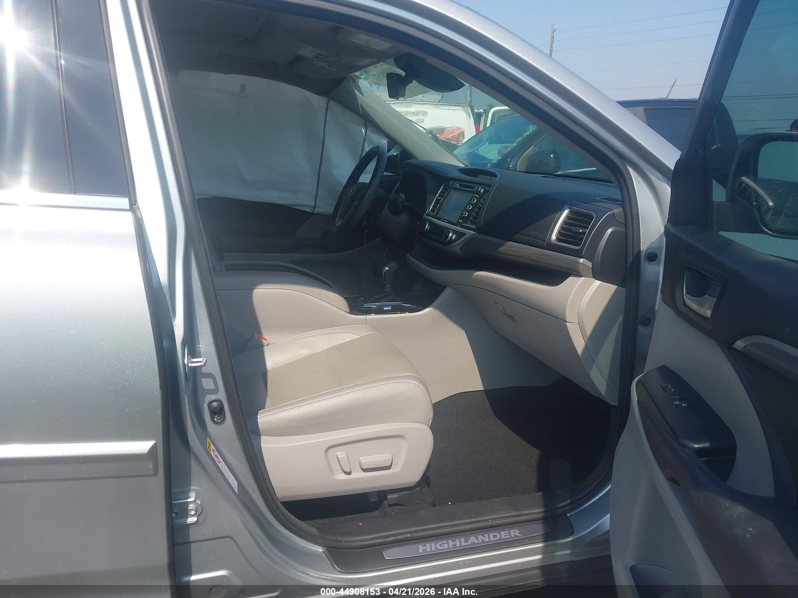 TOYOTA HIGHLANDER image 5