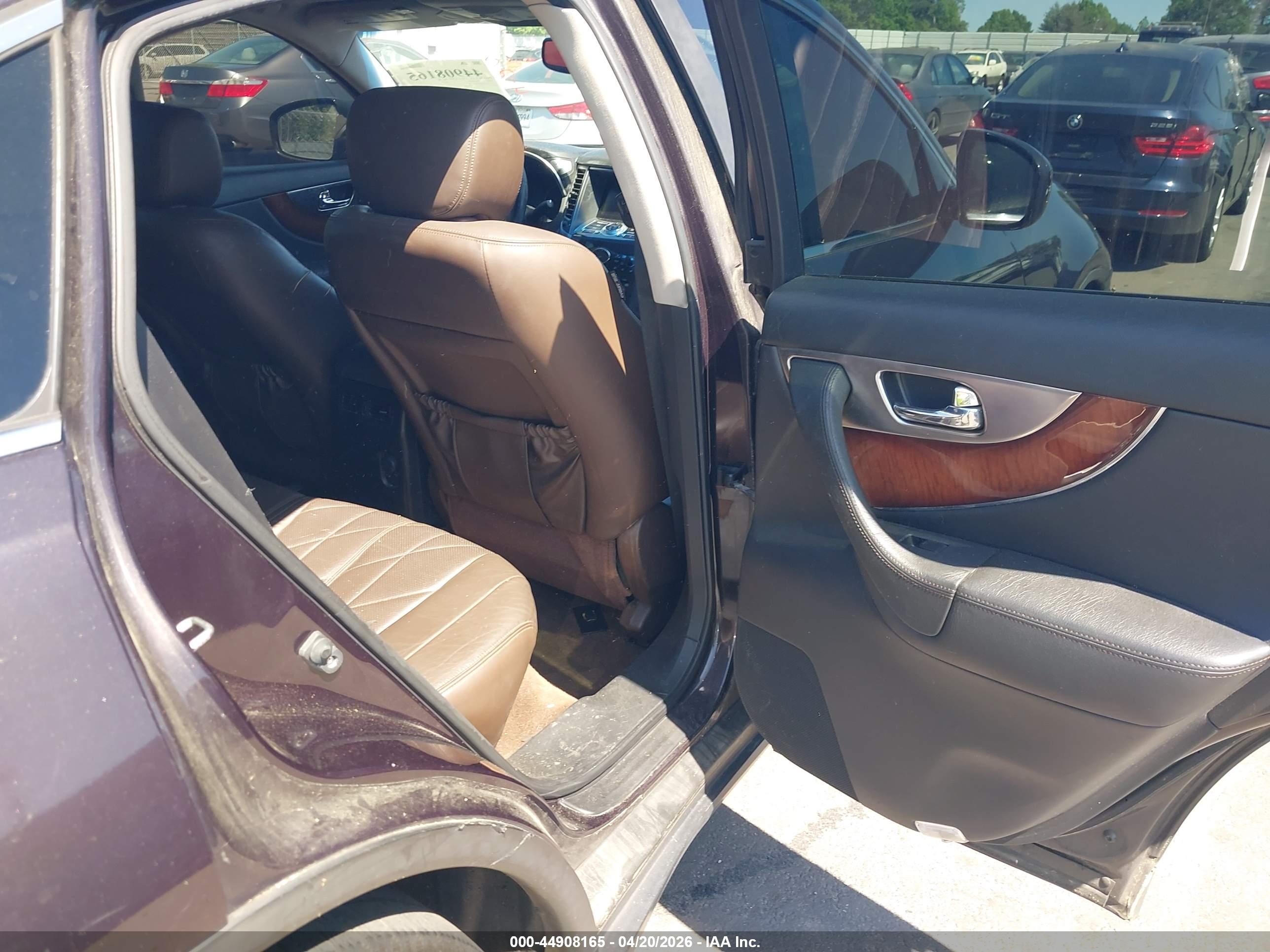 INFINITI FX35 image 8