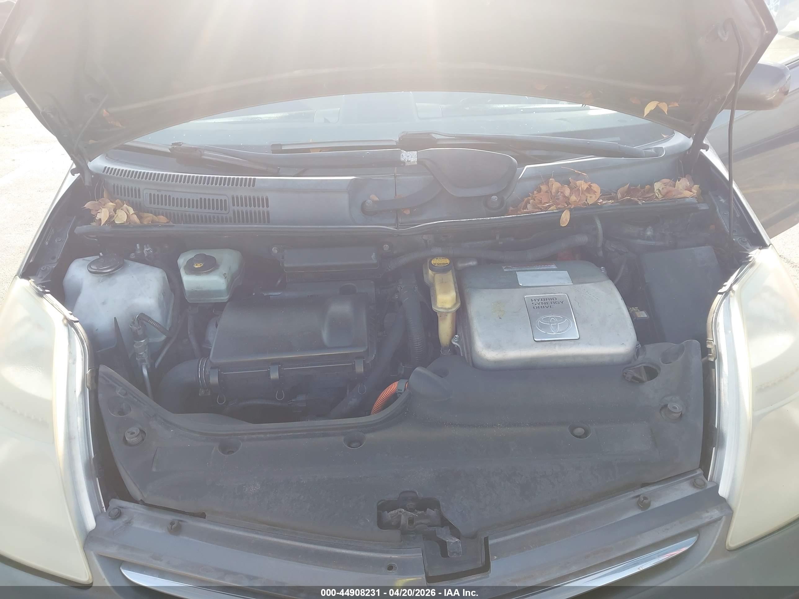 TOYOTA PRIUS image 10