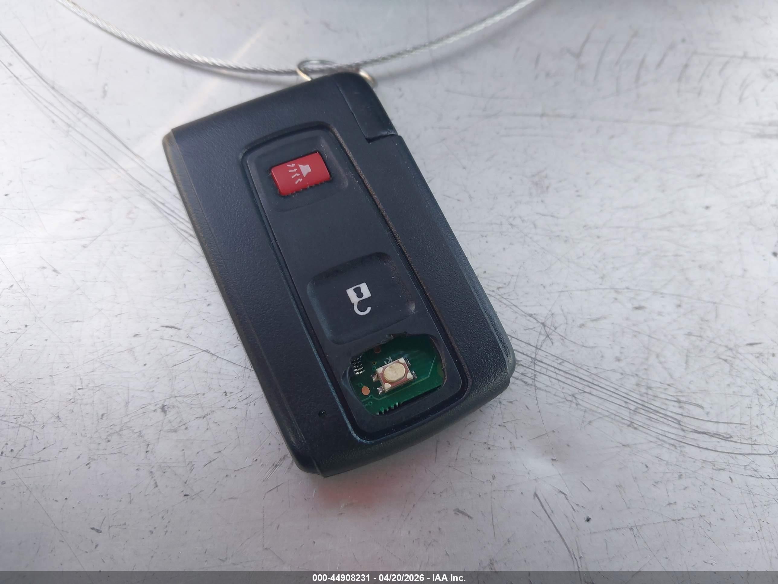 TOYOTA PRIUS image 11