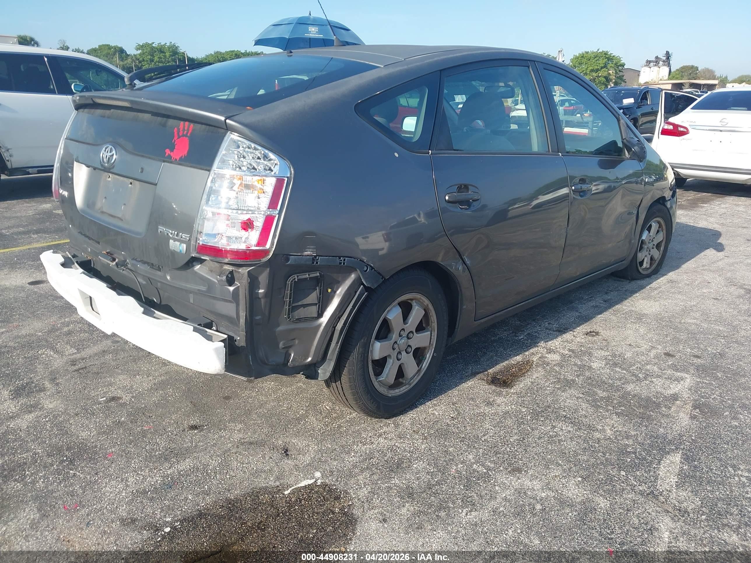 TOYOTA PRIUS image 6
