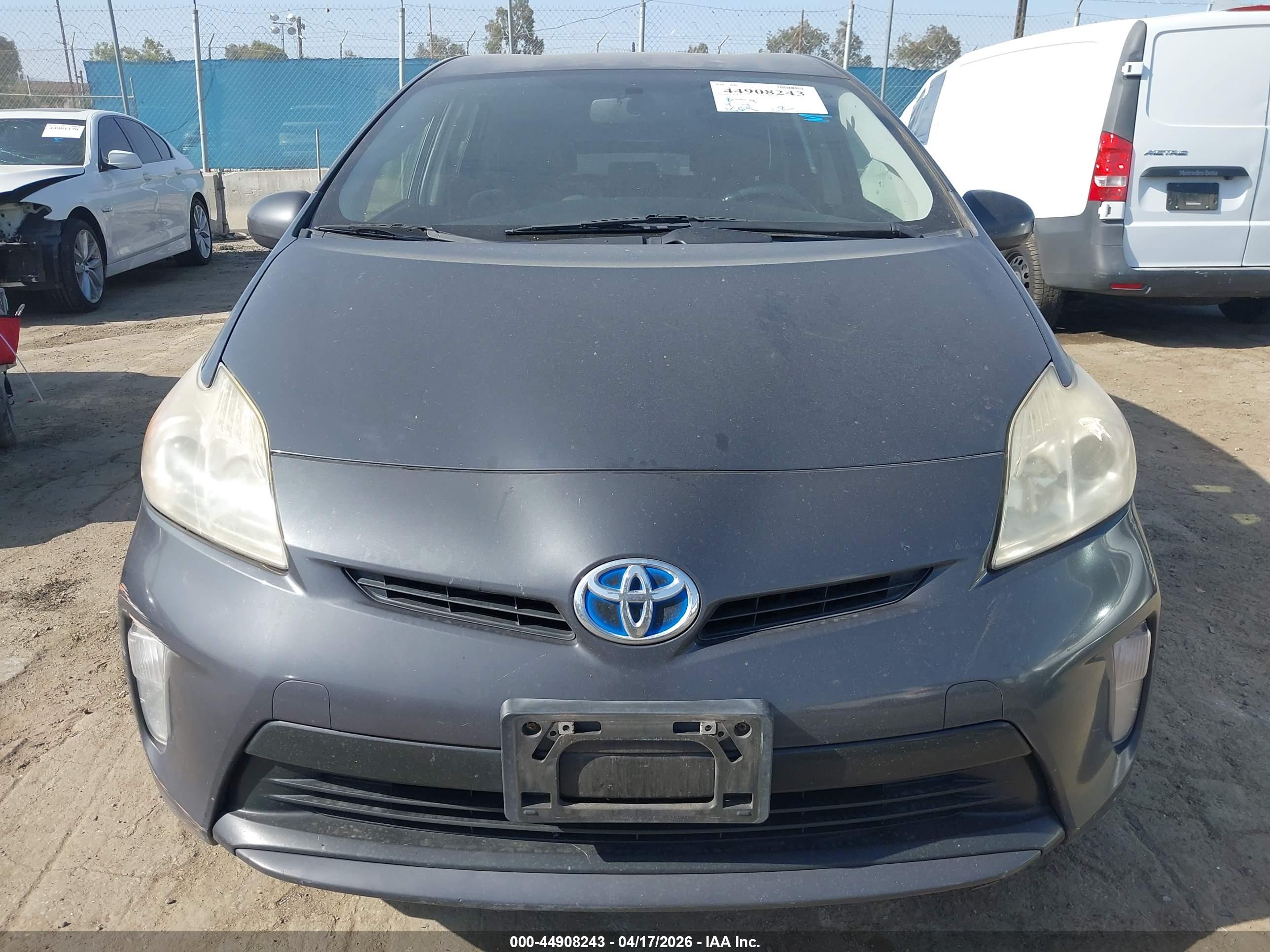 TOYOTA PRIUS image 6