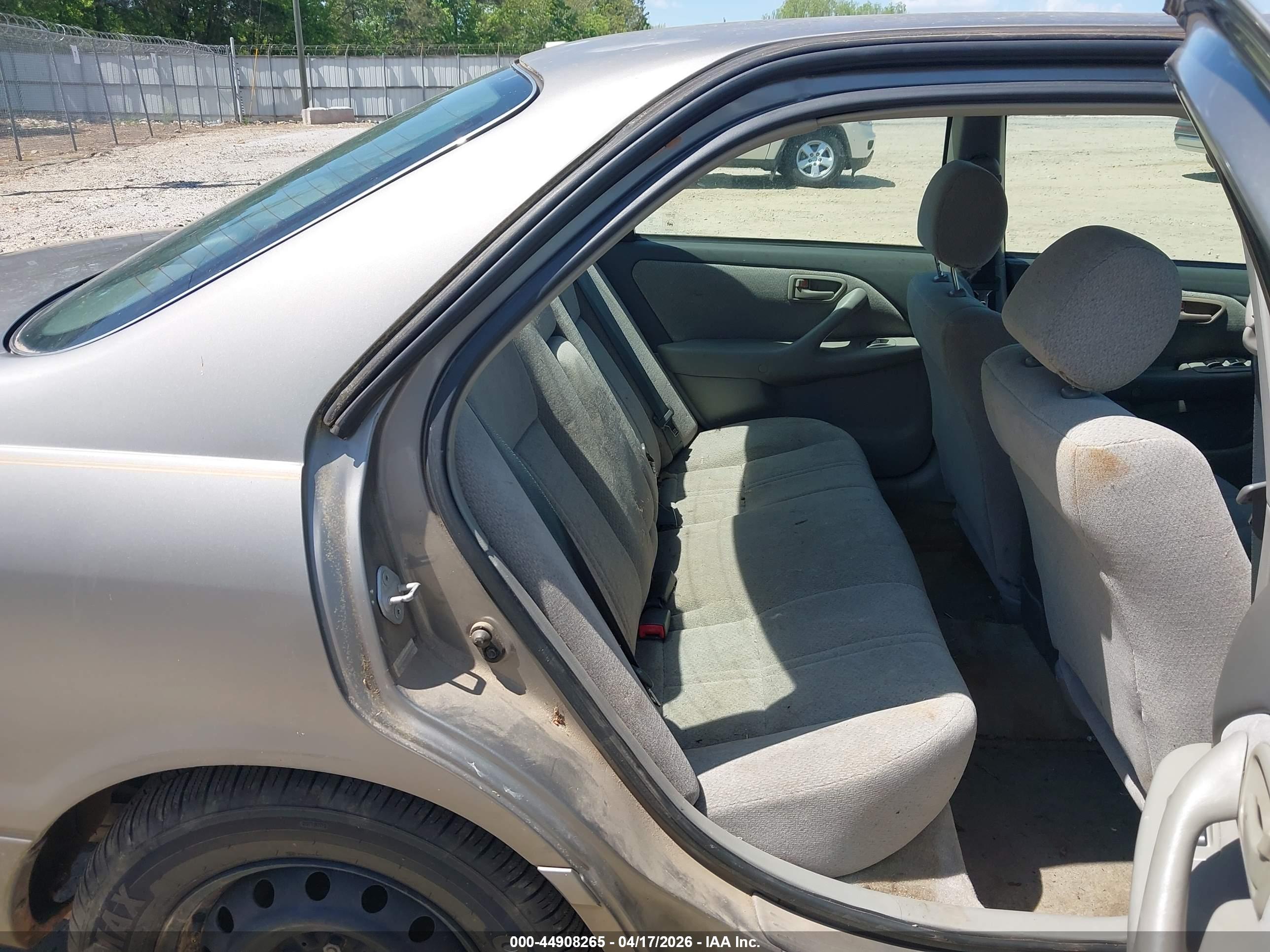TOYOTA CAMRY image 8