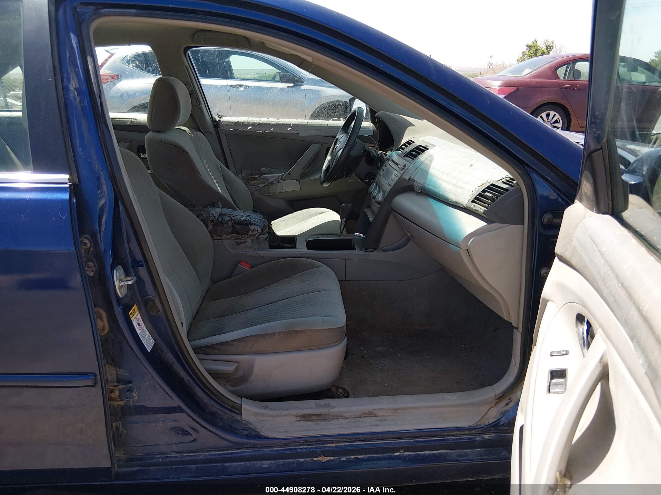 TOYOTA CAMRY image 5