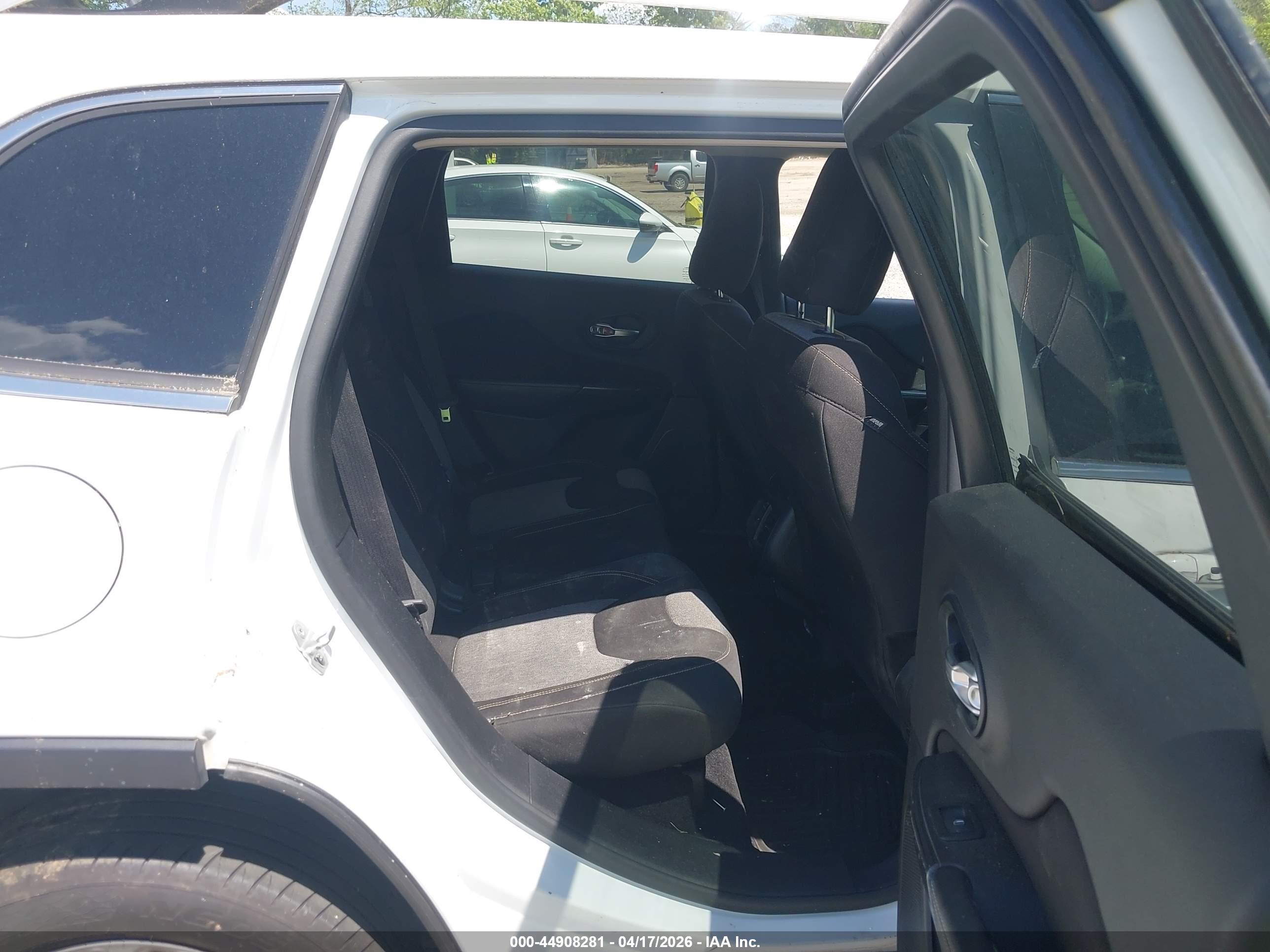 JEEP CHEROKEE image 8