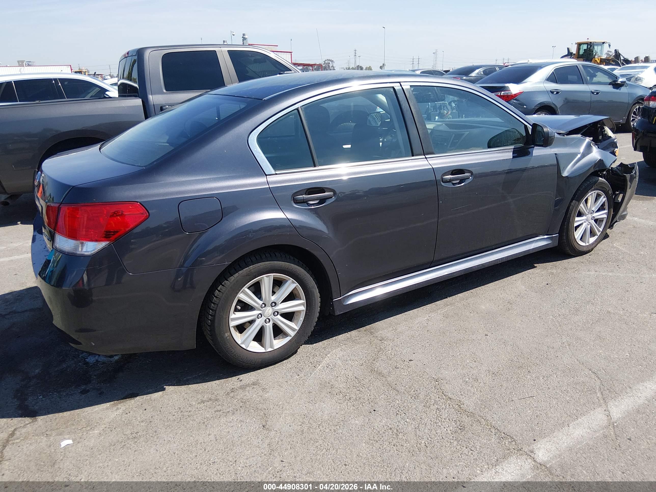 SUBARU LEGACY image 4