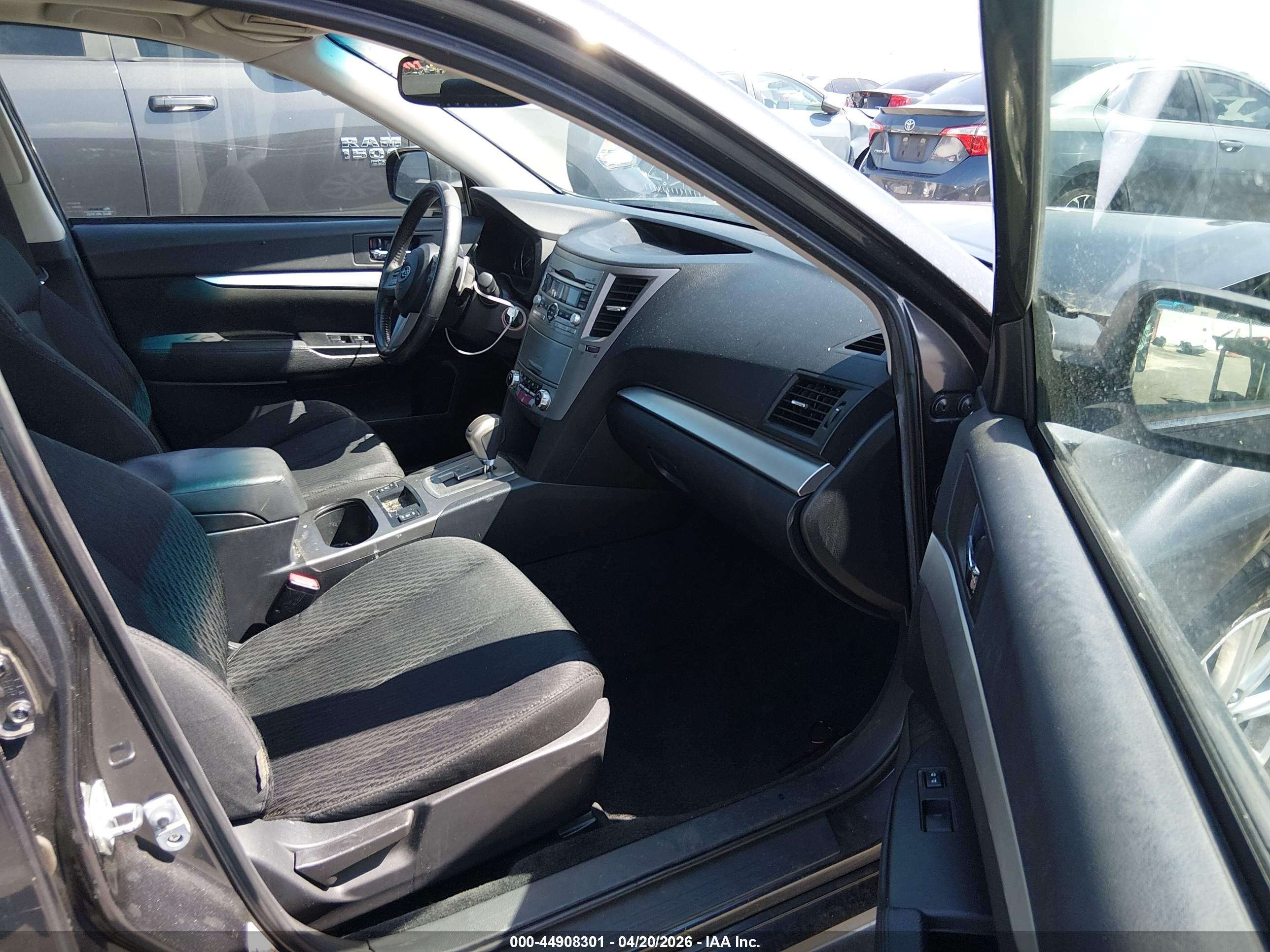 SUBARU LEGACY image 5