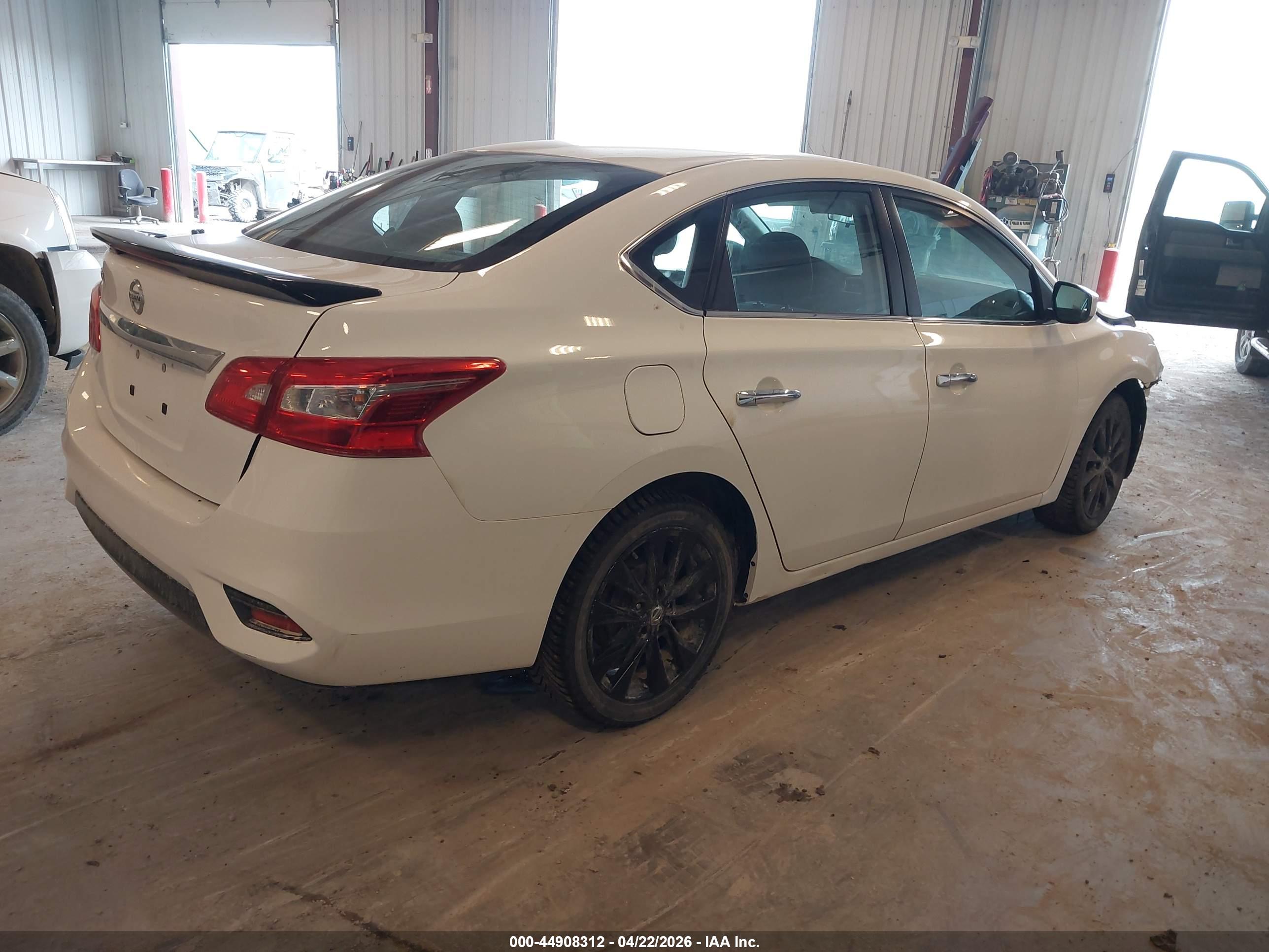 NISSAN SENTRA image 4