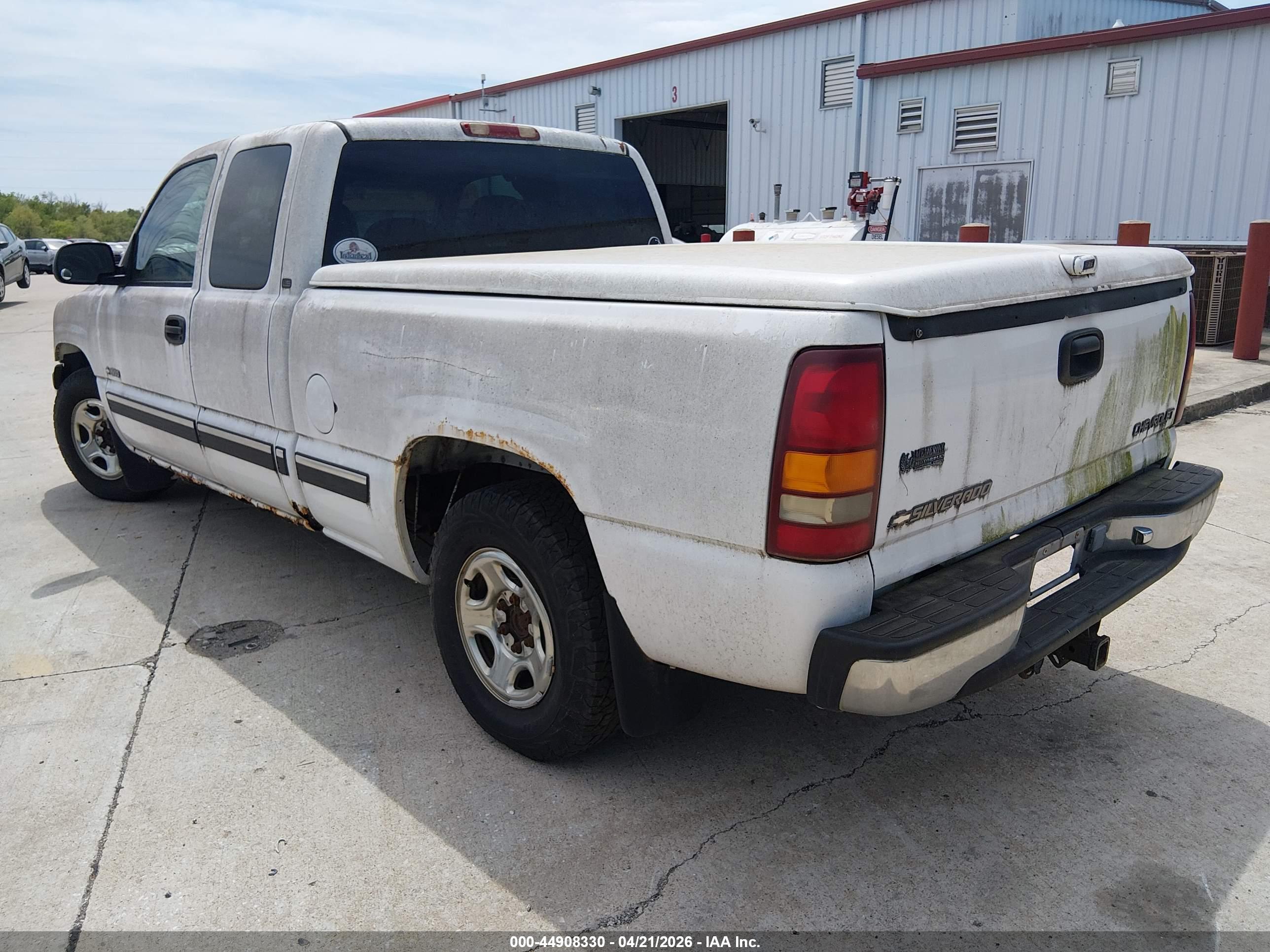 CHEVROLET SILVERADO image 3