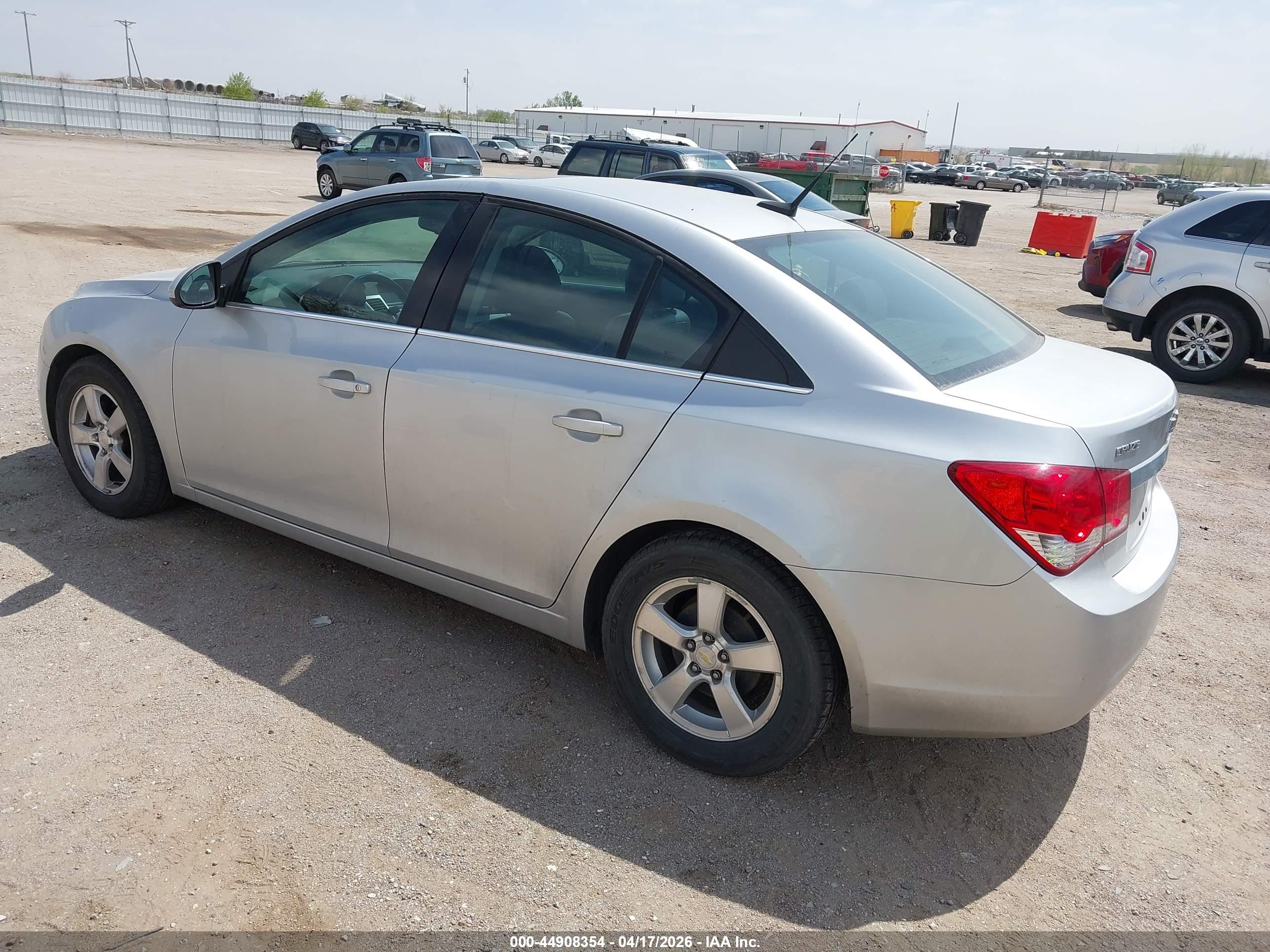 CHEVROLET CRUZE image 3