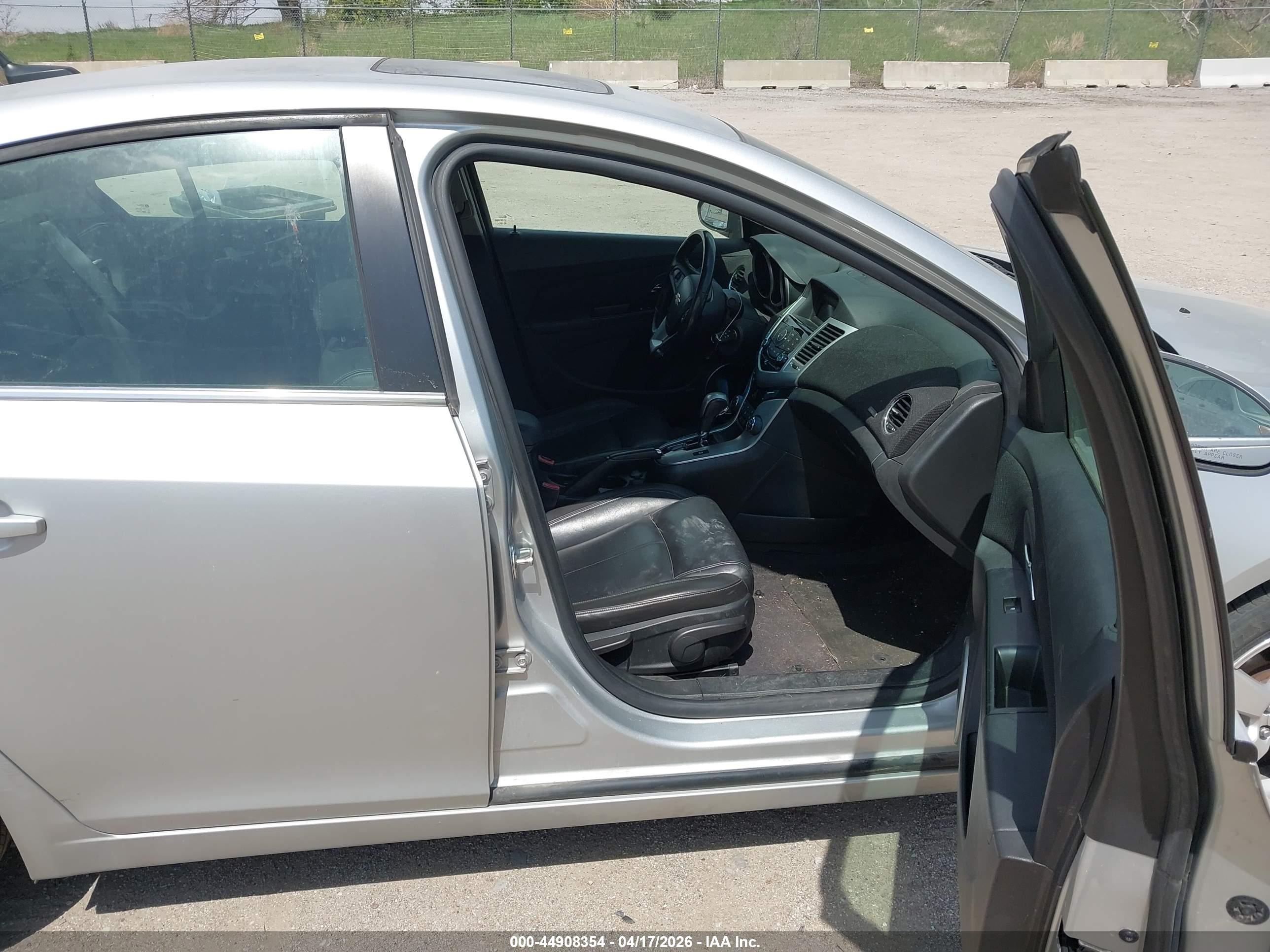 CHEVROLET CRUZE image 5
