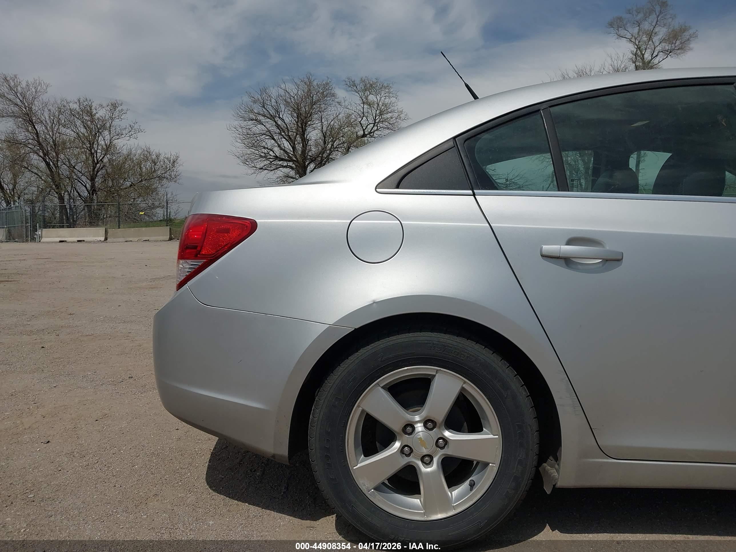 CHEVROLET CRUZE image 6