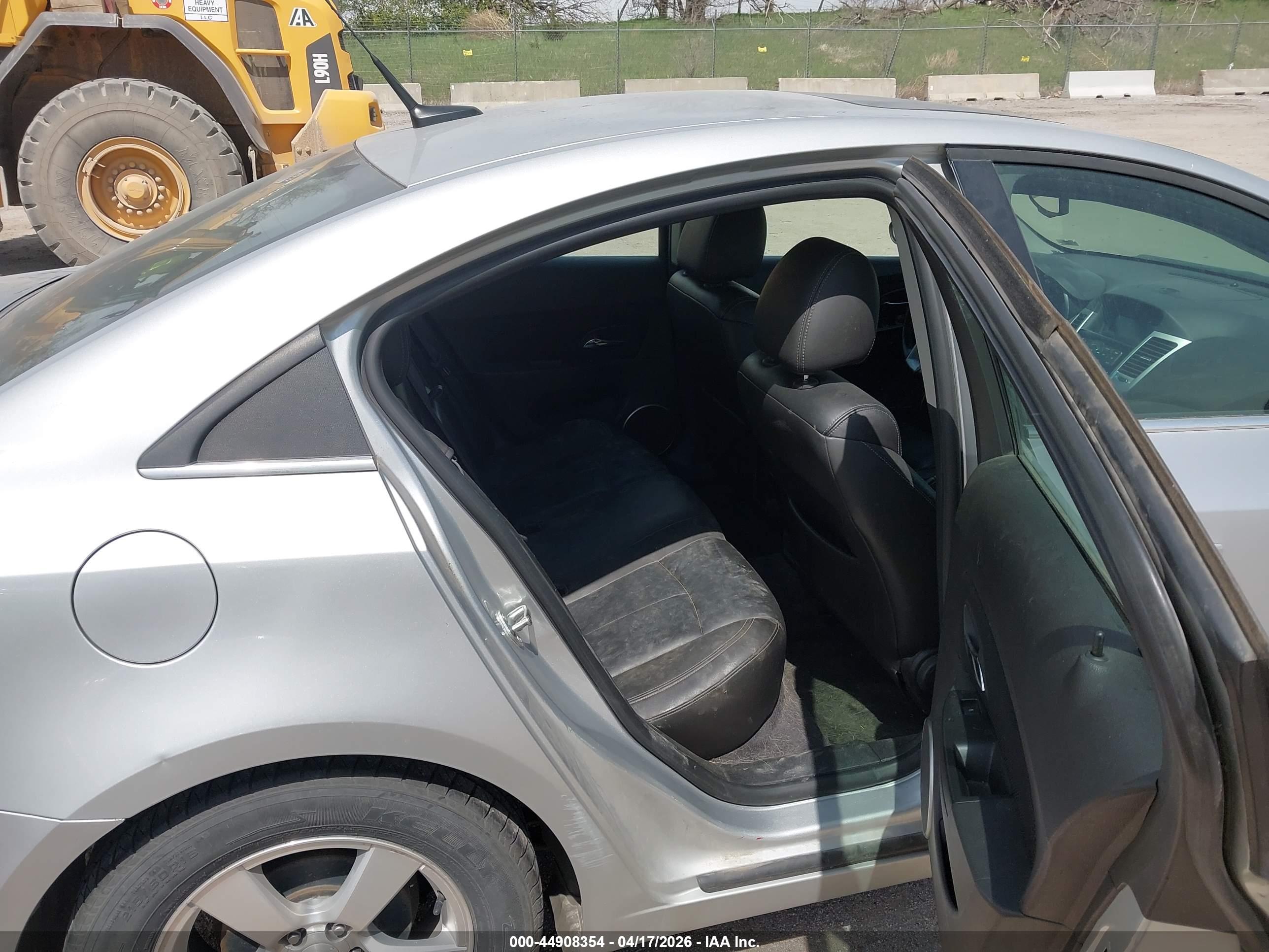 CHEVROLET CRUZE image 8
