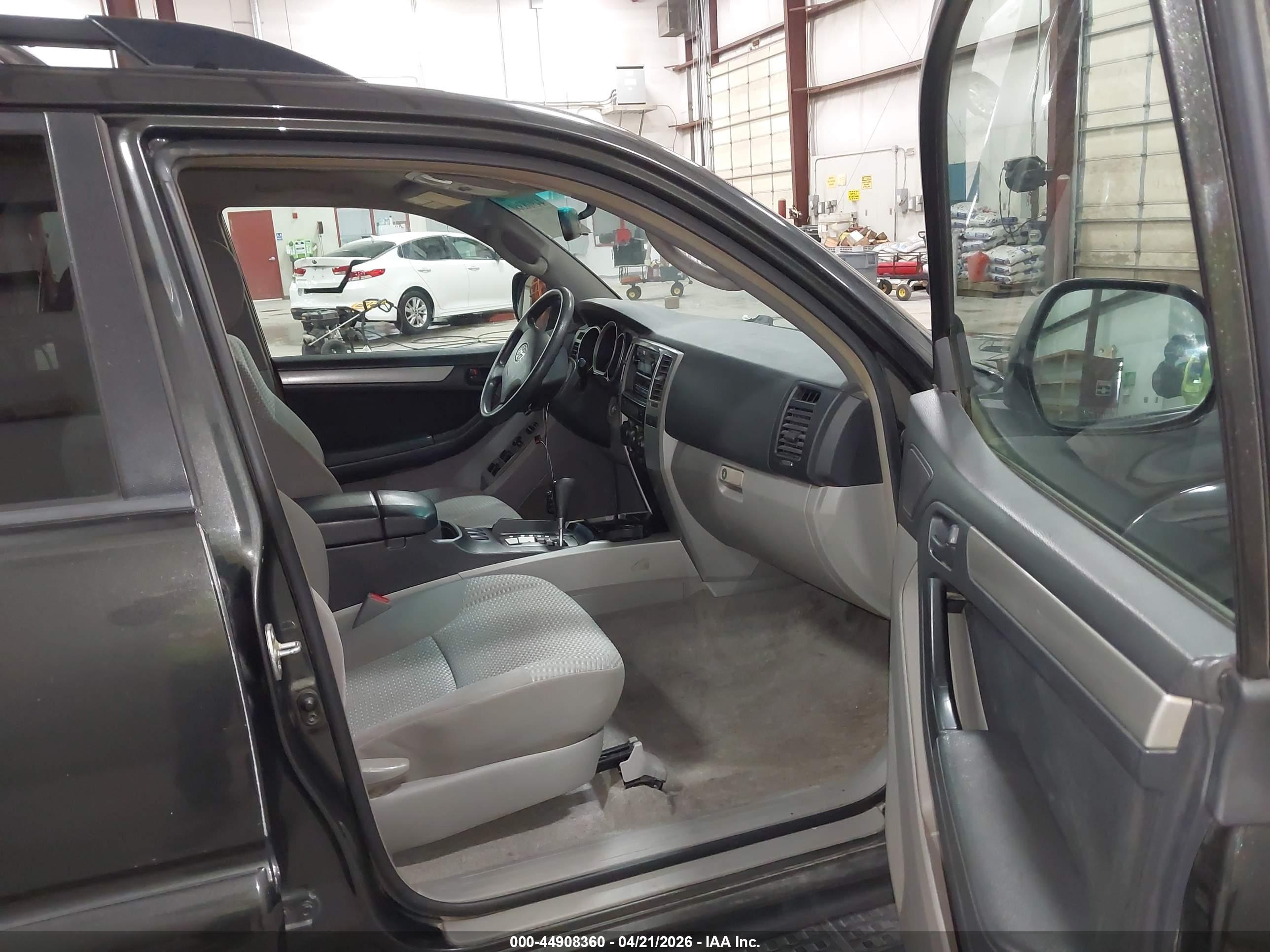 TOYOTA 4RUNNER image 5