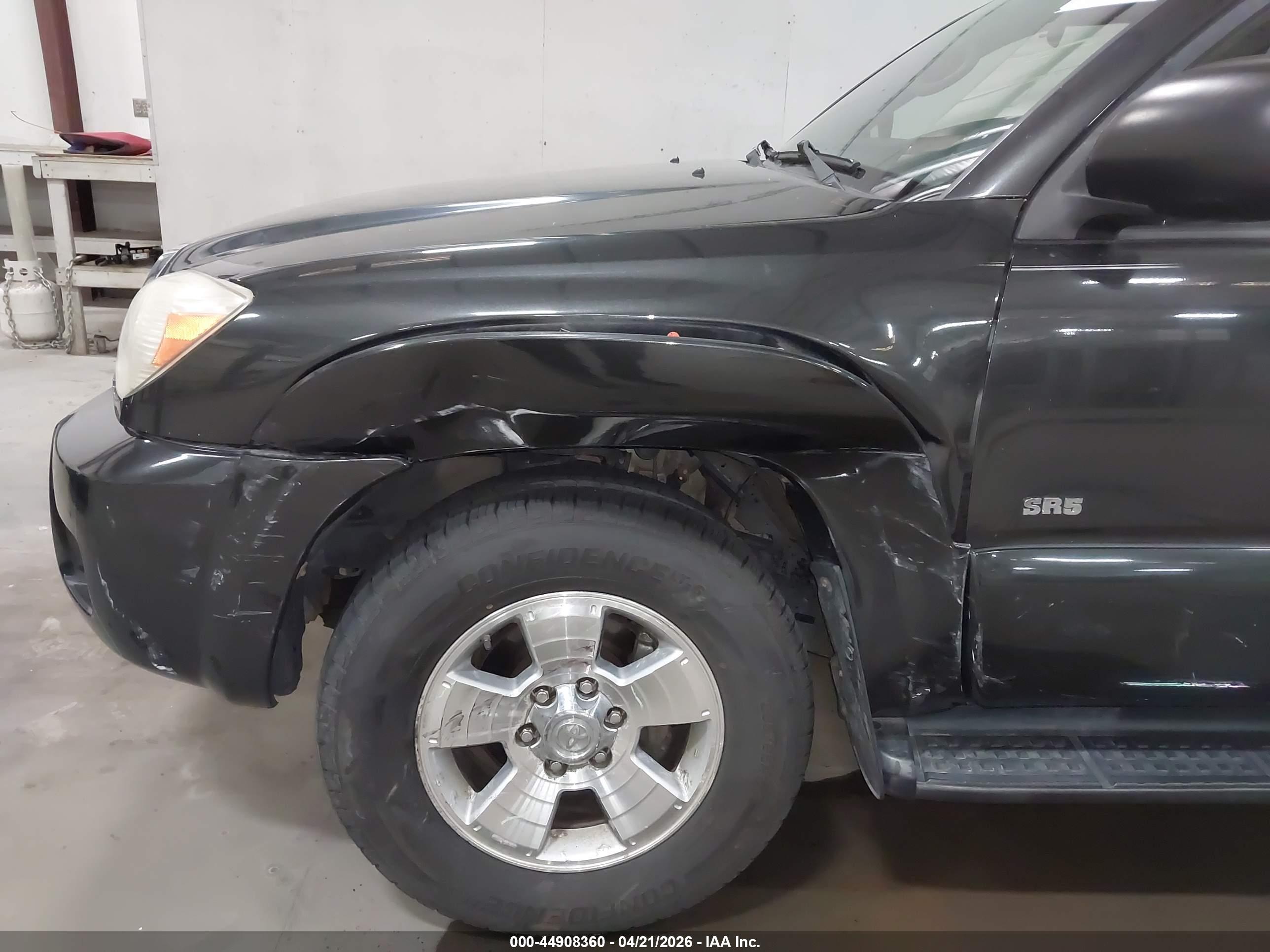 TOYOTA 4RUNNER image 6