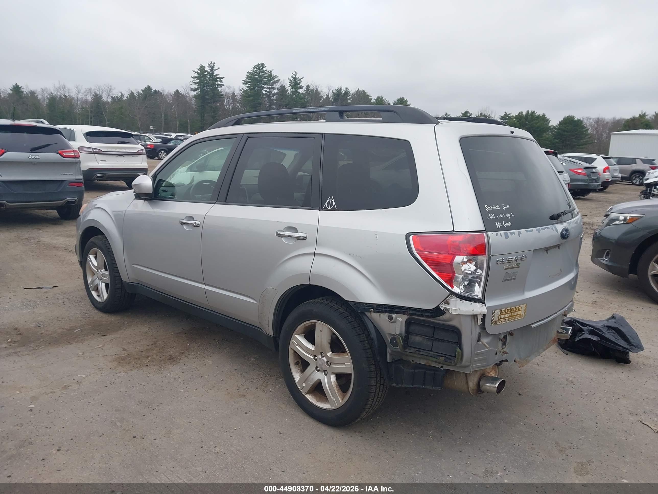 SUBARU FORESTER image 3