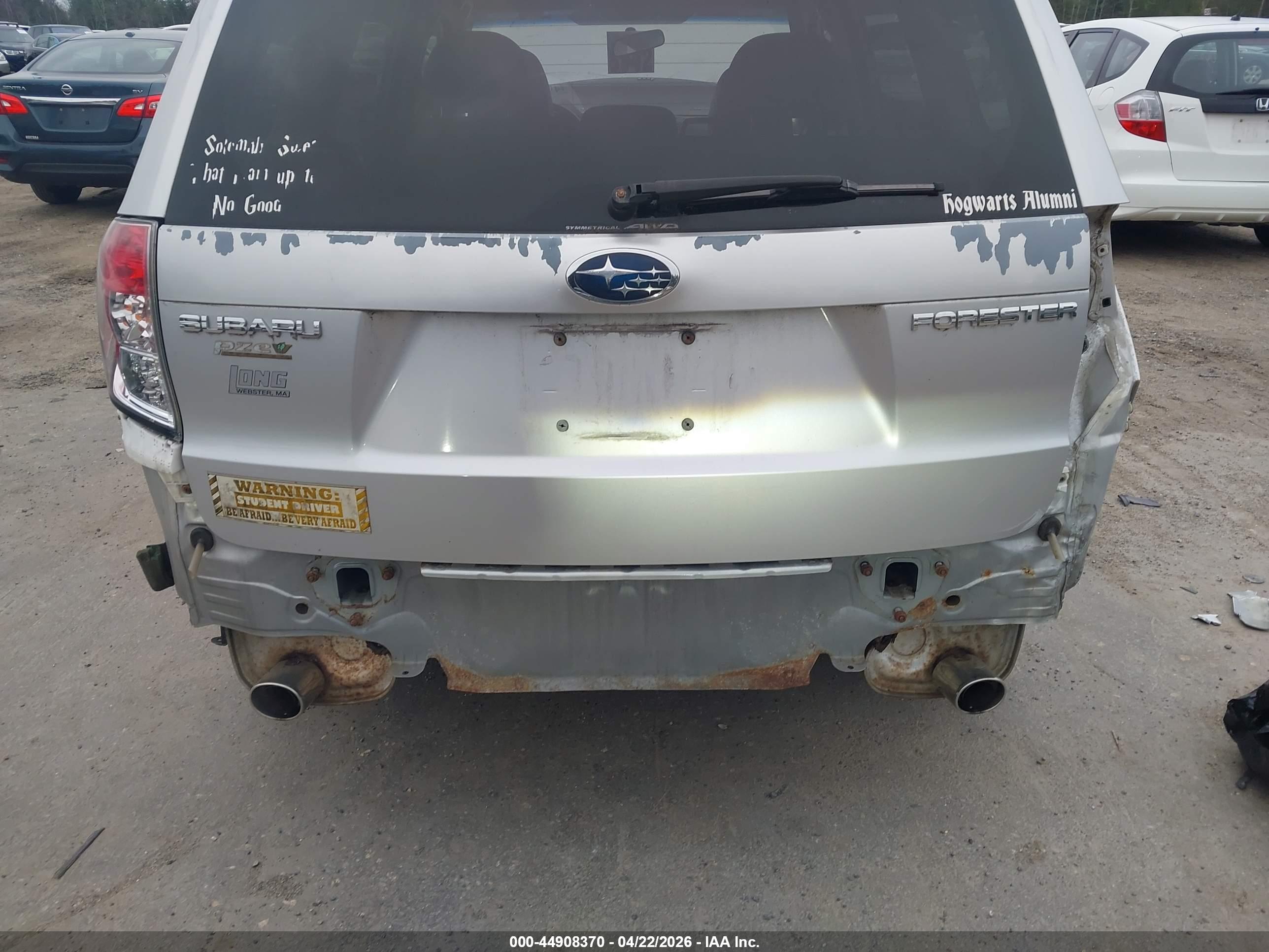 SUBARU FORESTER image 6