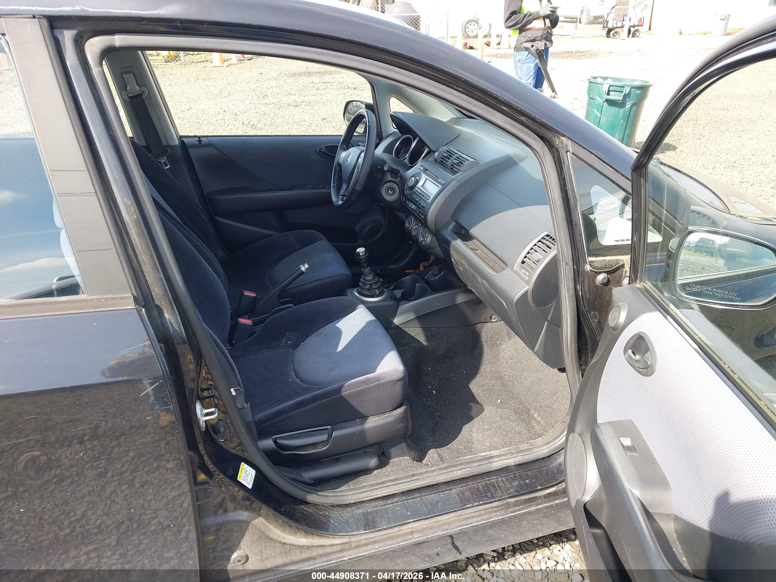HONDA FIT image 5