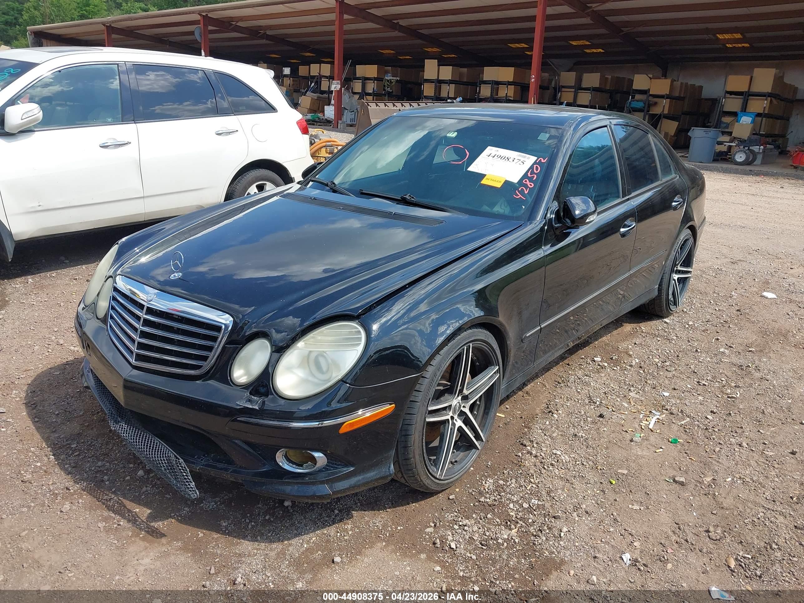 MERCEDES-BENZ E image 2
