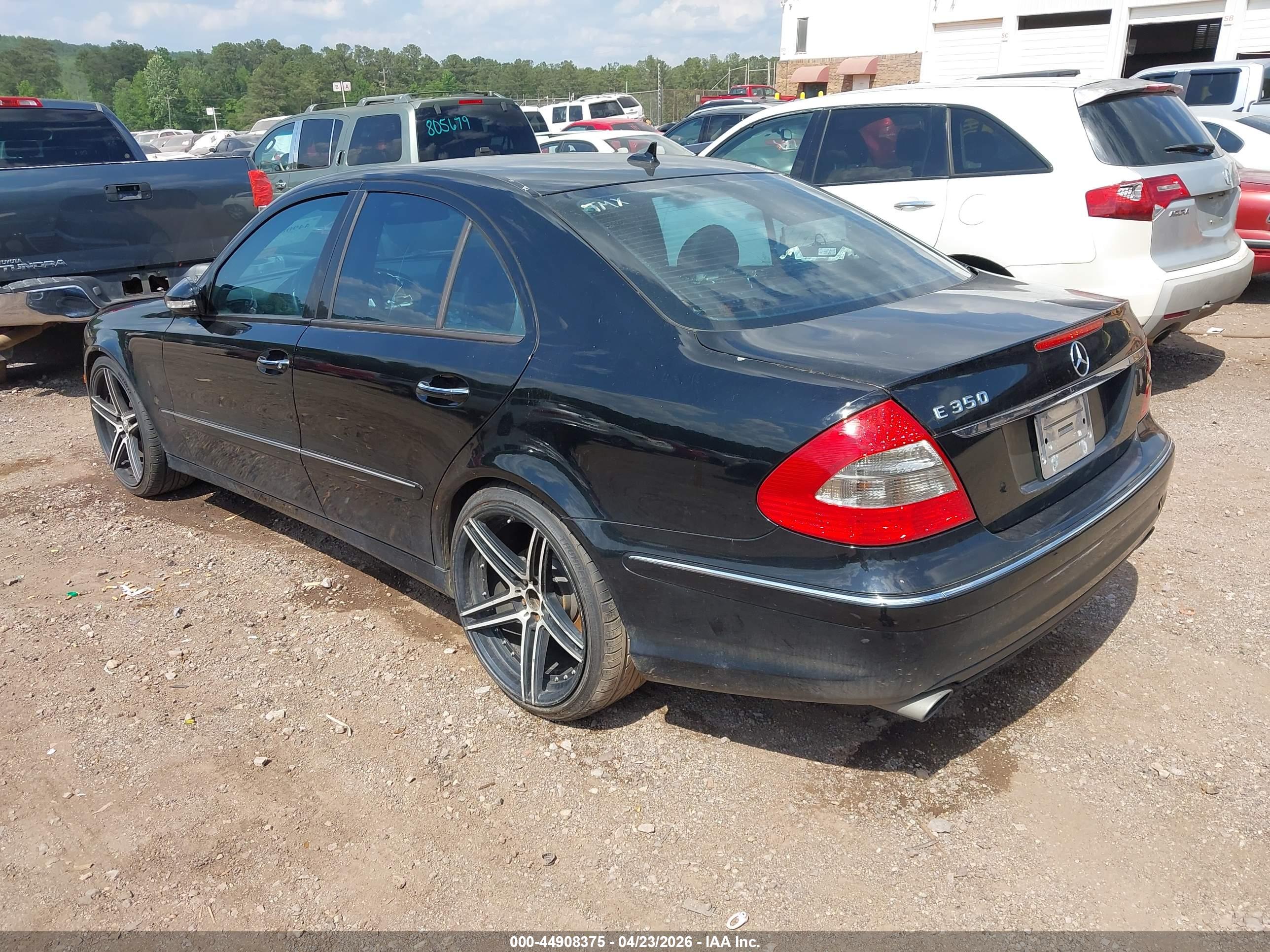 MERCEDES-BENZ E image 3
