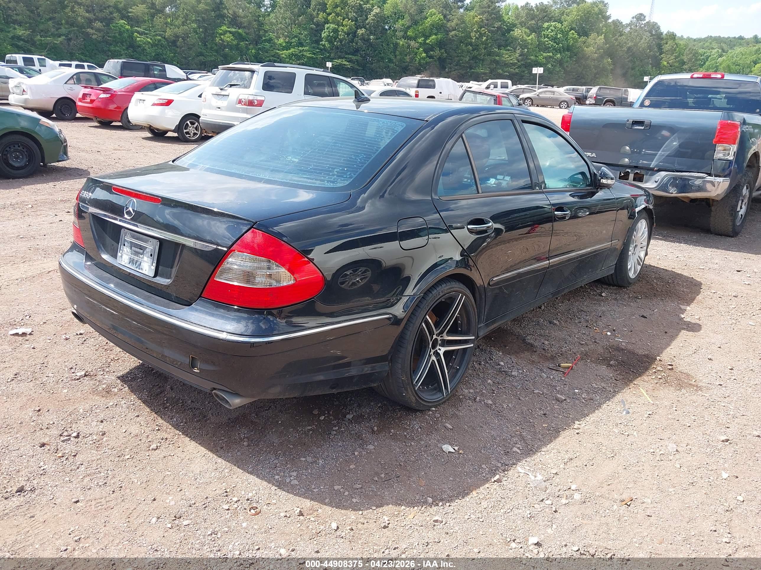 MERCEDES-BENZ E image 4