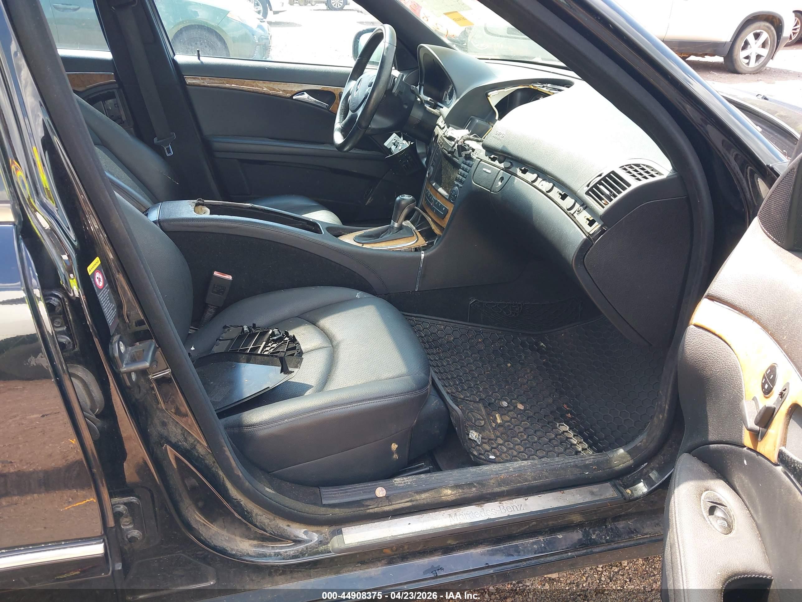MERCEDES-BENZ E image 5