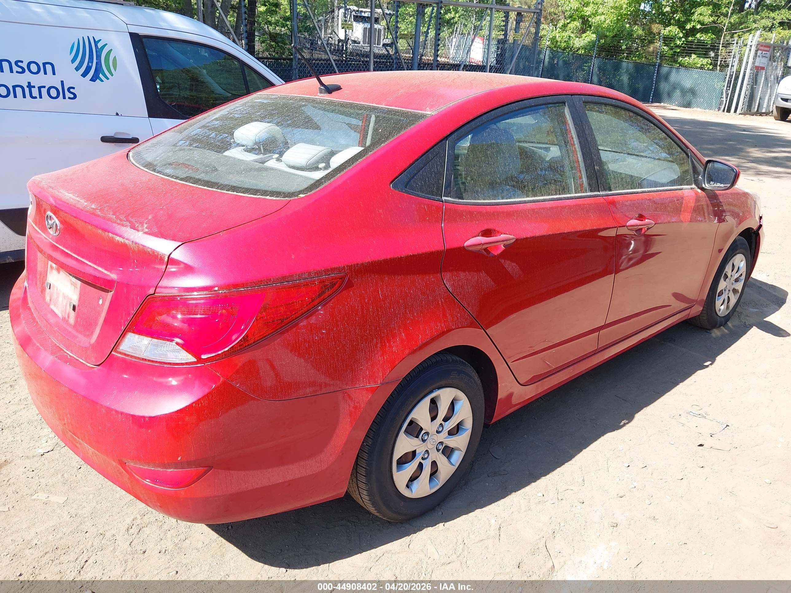 HYUNDAI ACCENT image 4