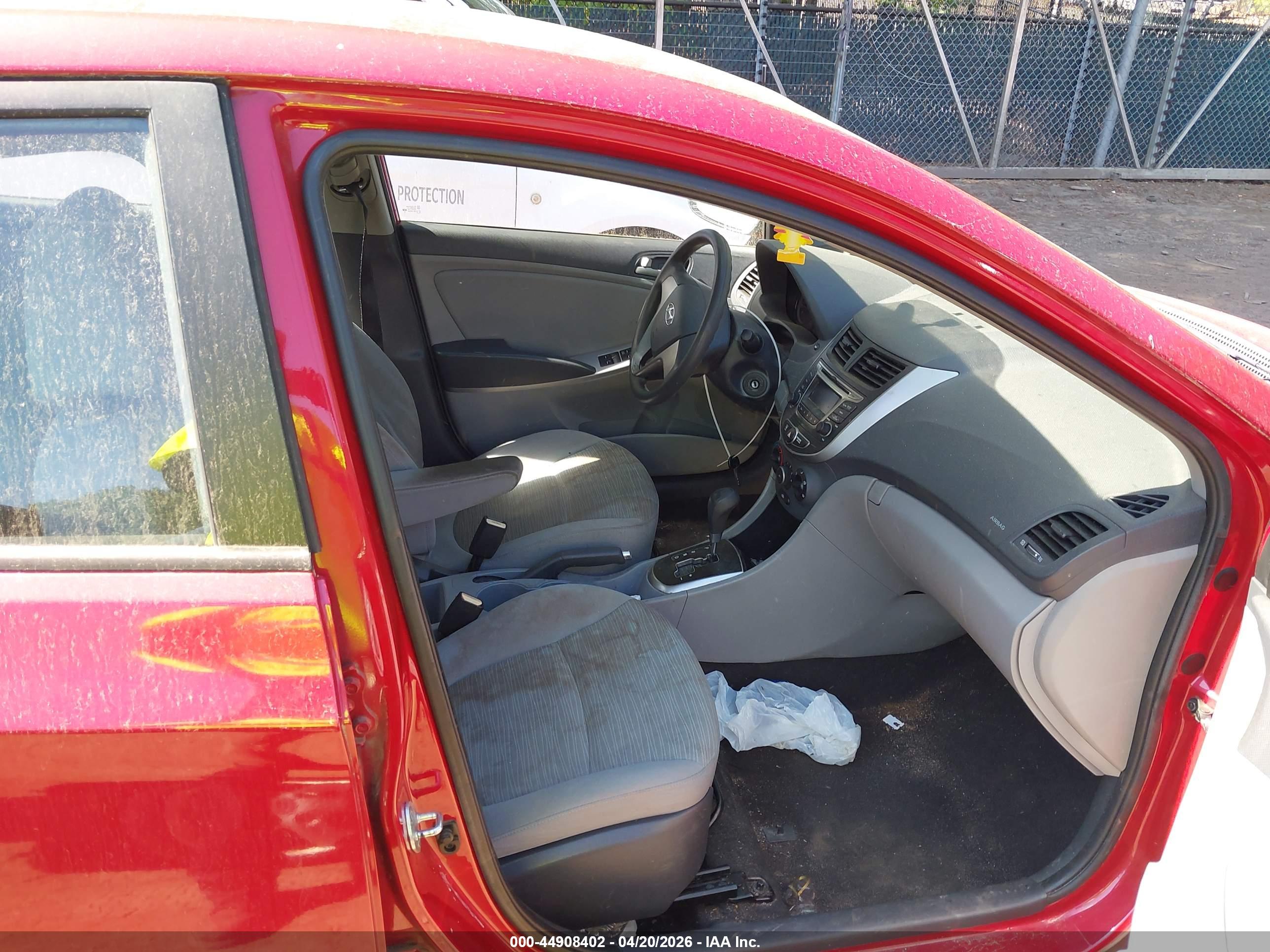 HYUNDAI ACCENT image 5