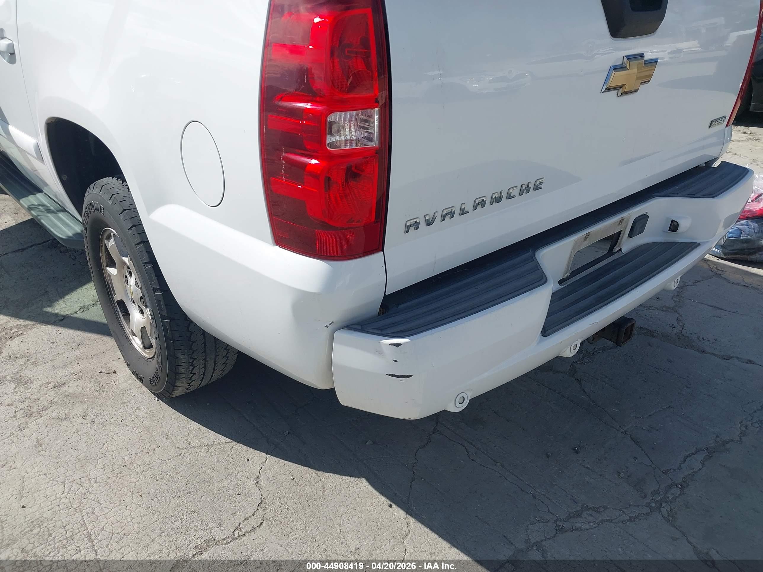 CHEVROLET AVALANCHE image 6