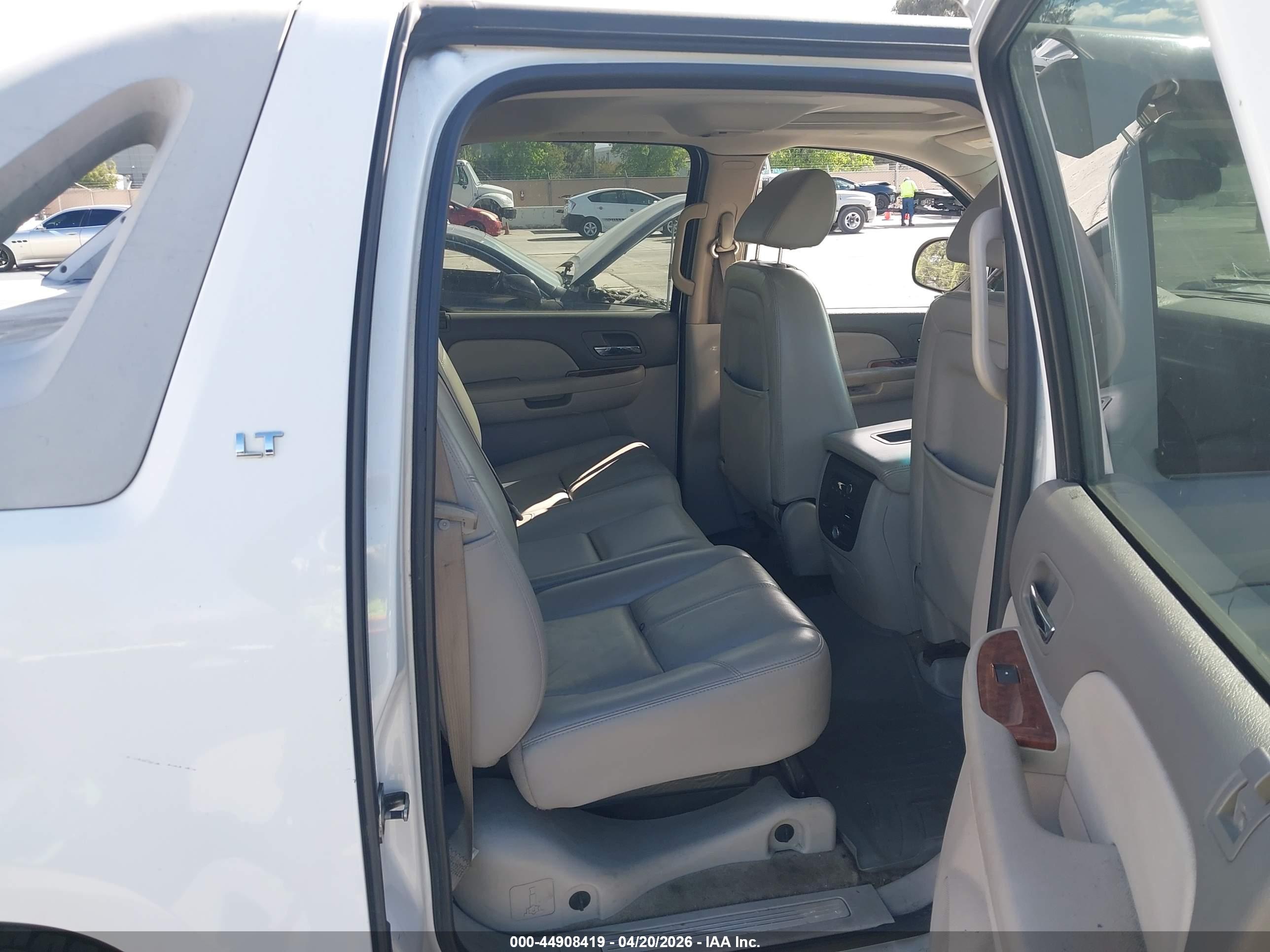 CHEVROLET AVALANCHE image 8