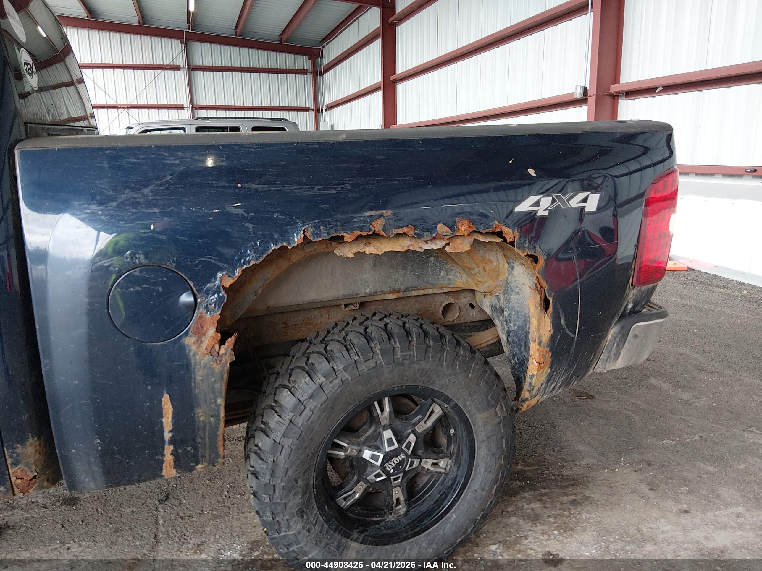 CHEVROLET SILVERADO image 6
