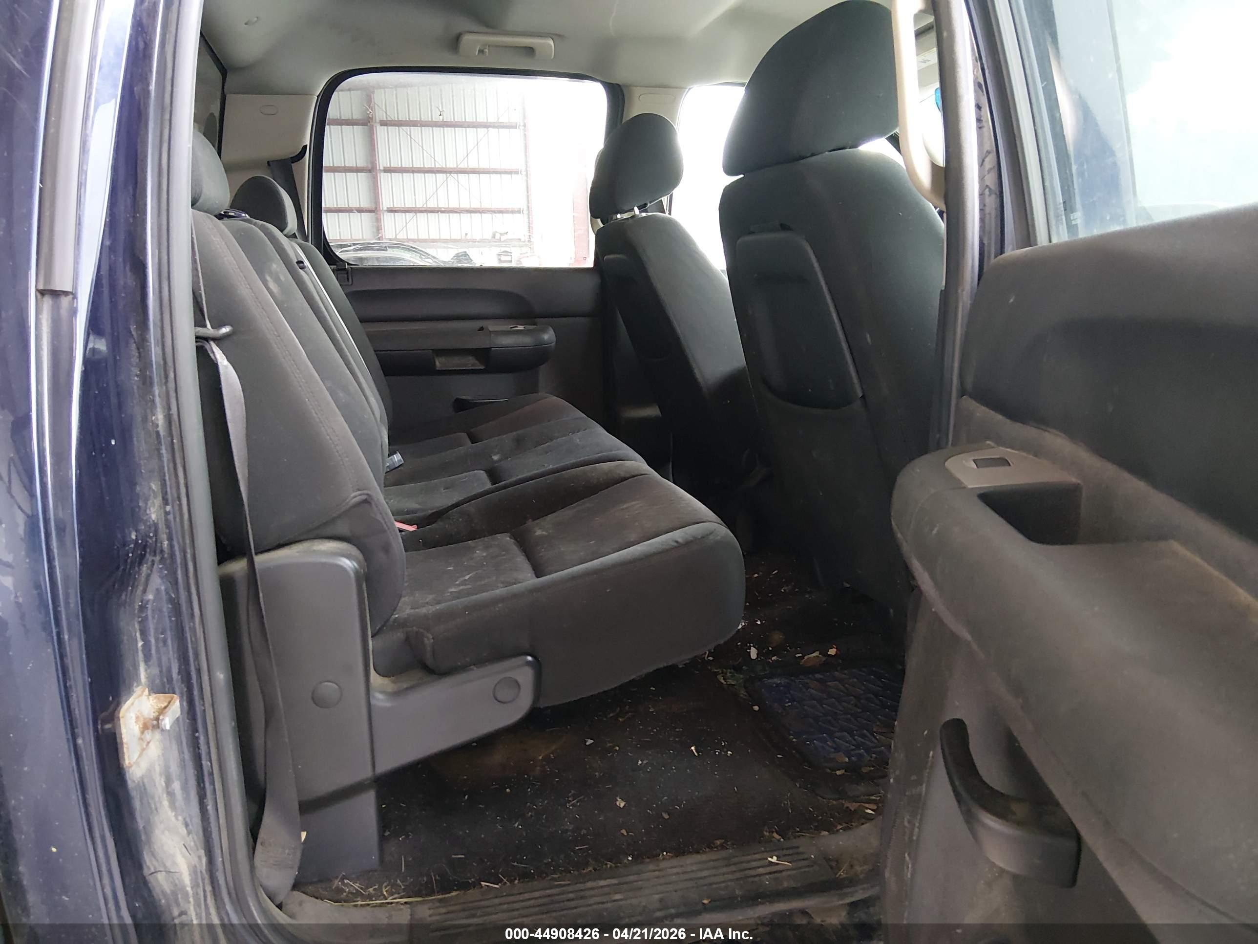 CHEVROLET SILVERADO image 8