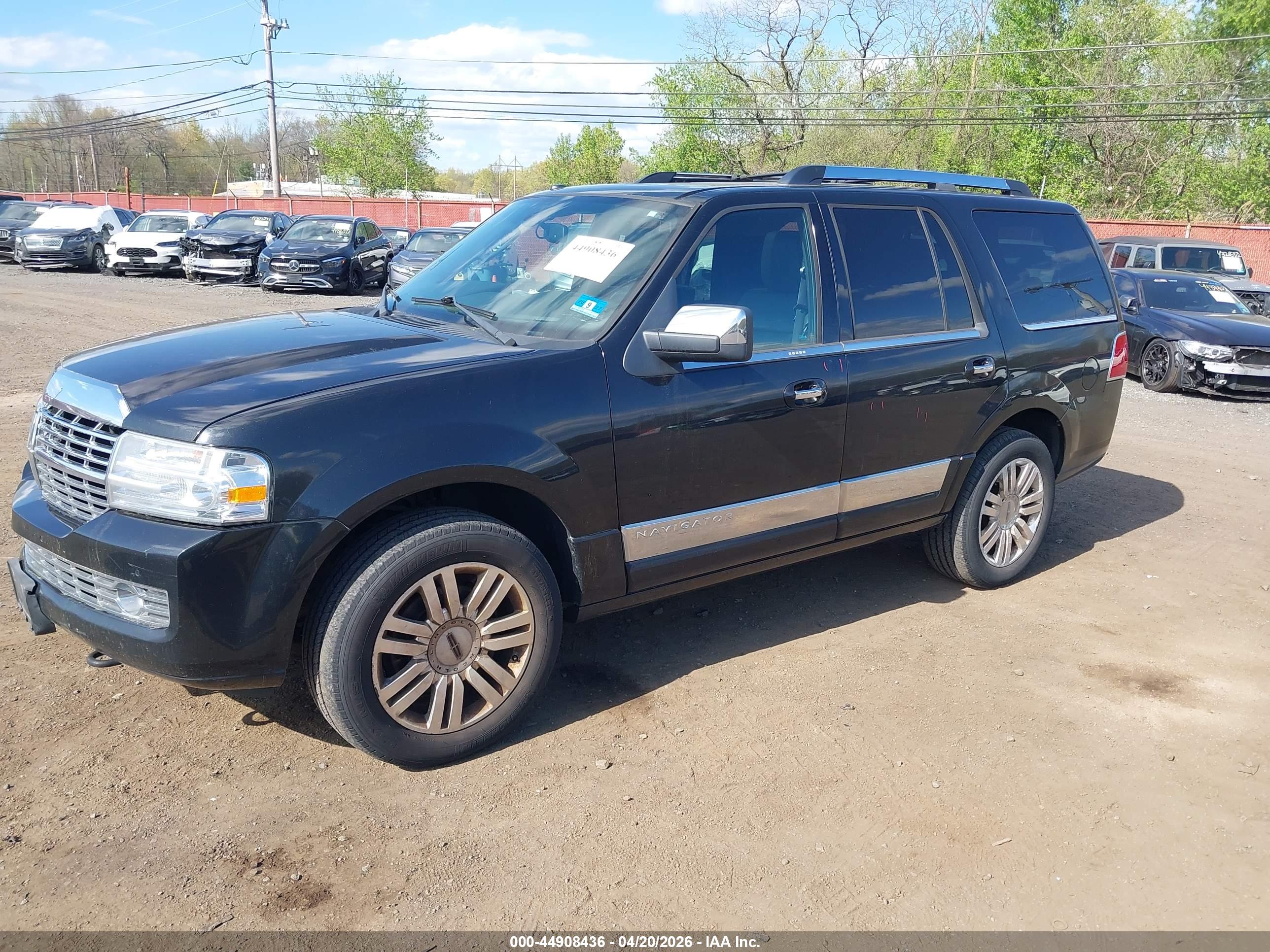 LINCOLN NAVIGATOR image 2
