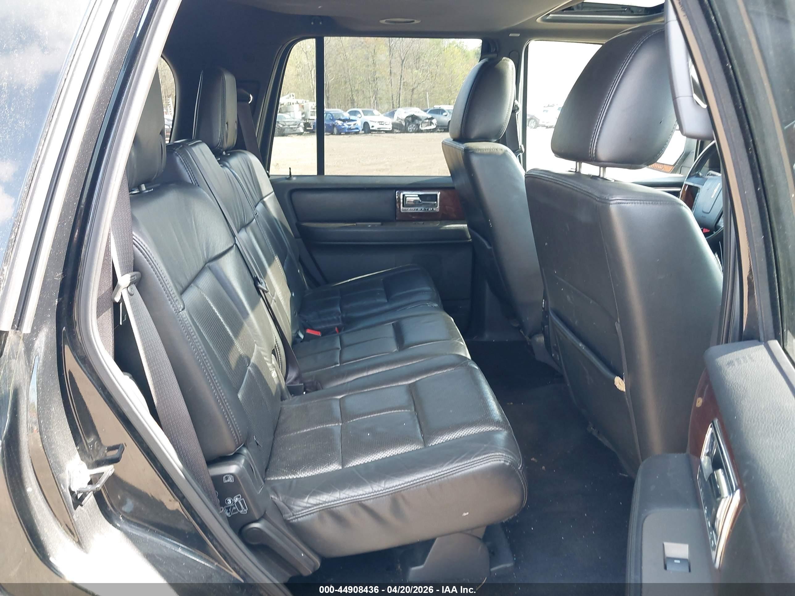 LINCOLN NAVIGATOR image 8