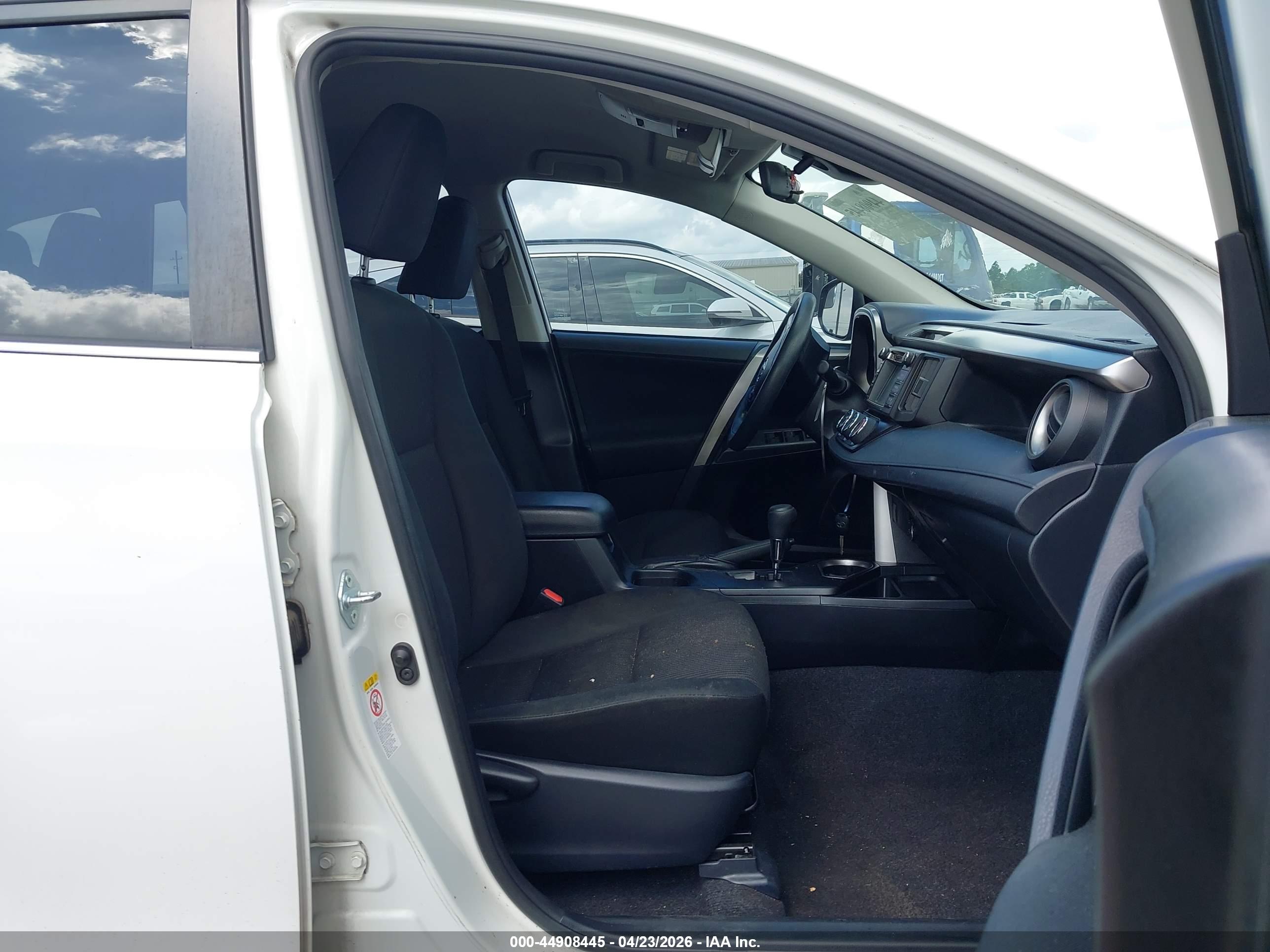TOYOTA RAV4 image 5