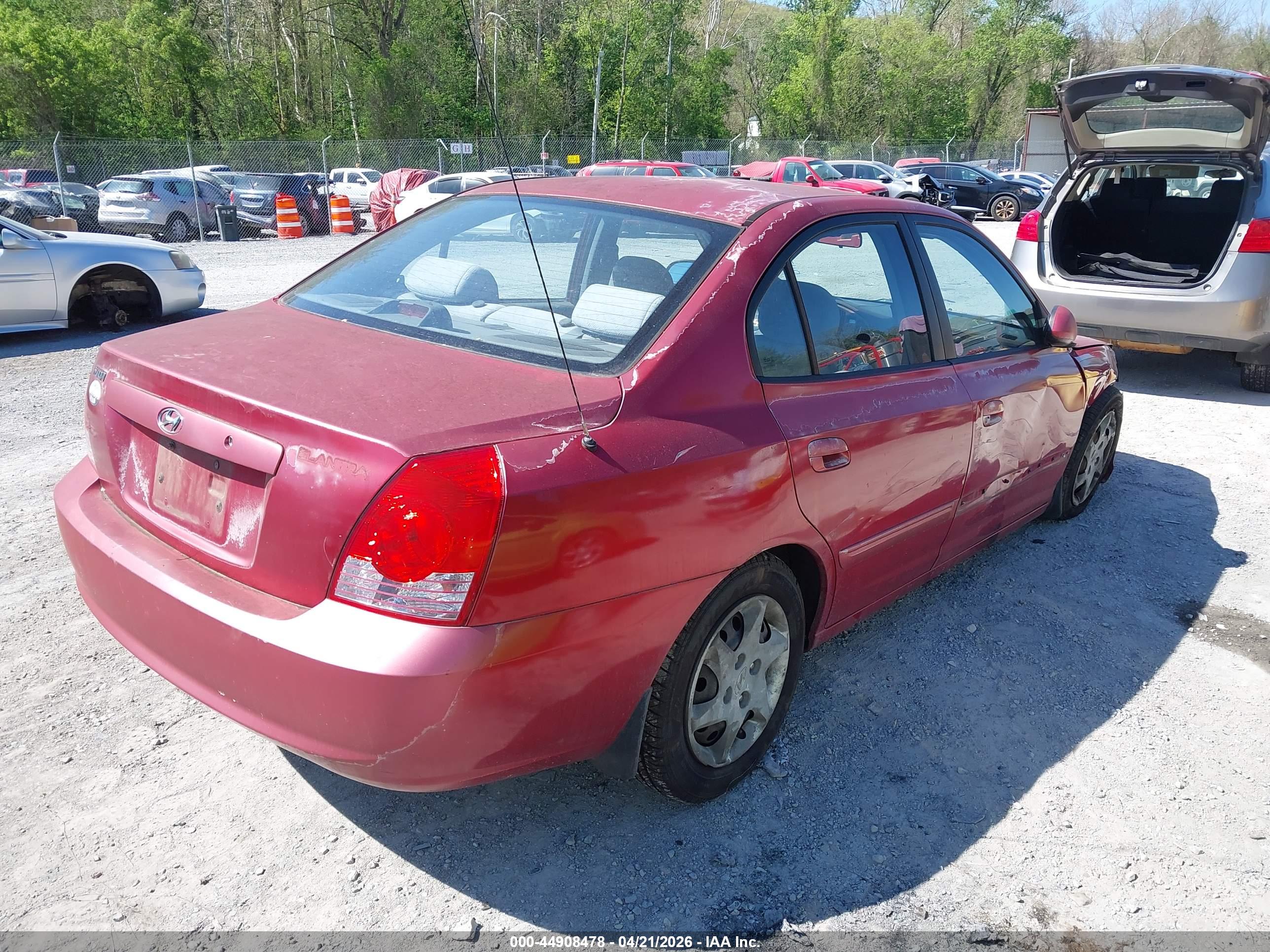 HYUNDAI ELANTRA image 4