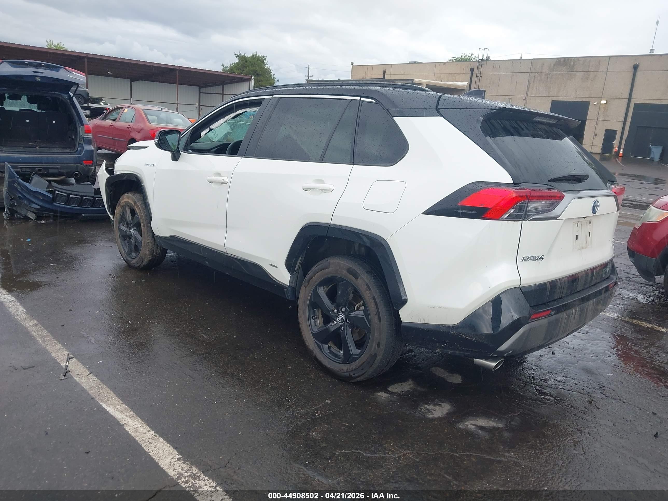 TOYOTA RAV4 image 3