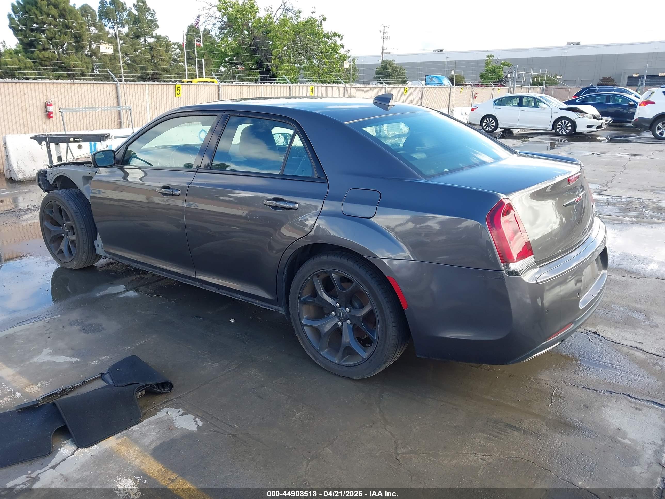 CHRYSLER 300 image 3