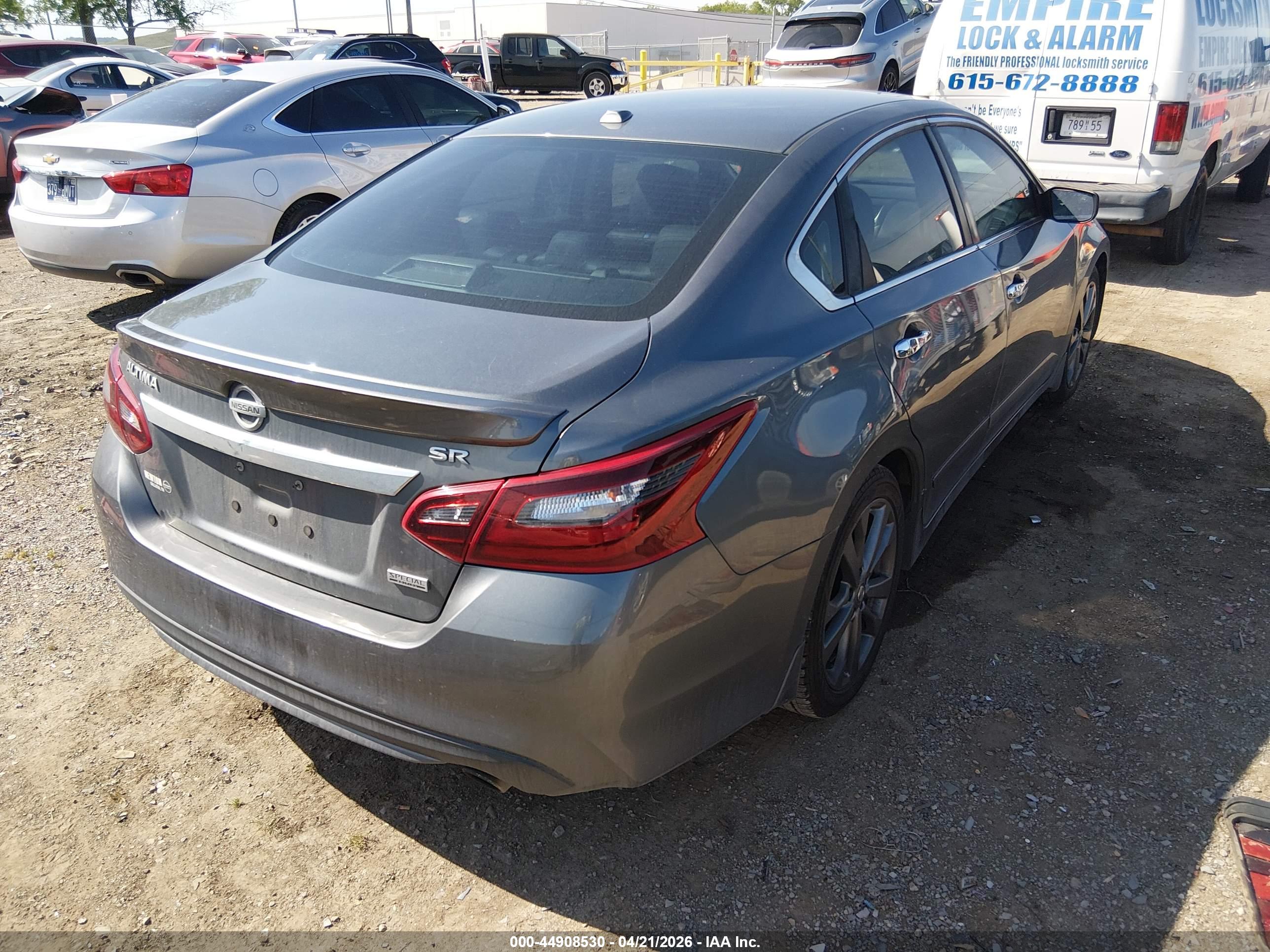 NISSAN ALTIMA image 4