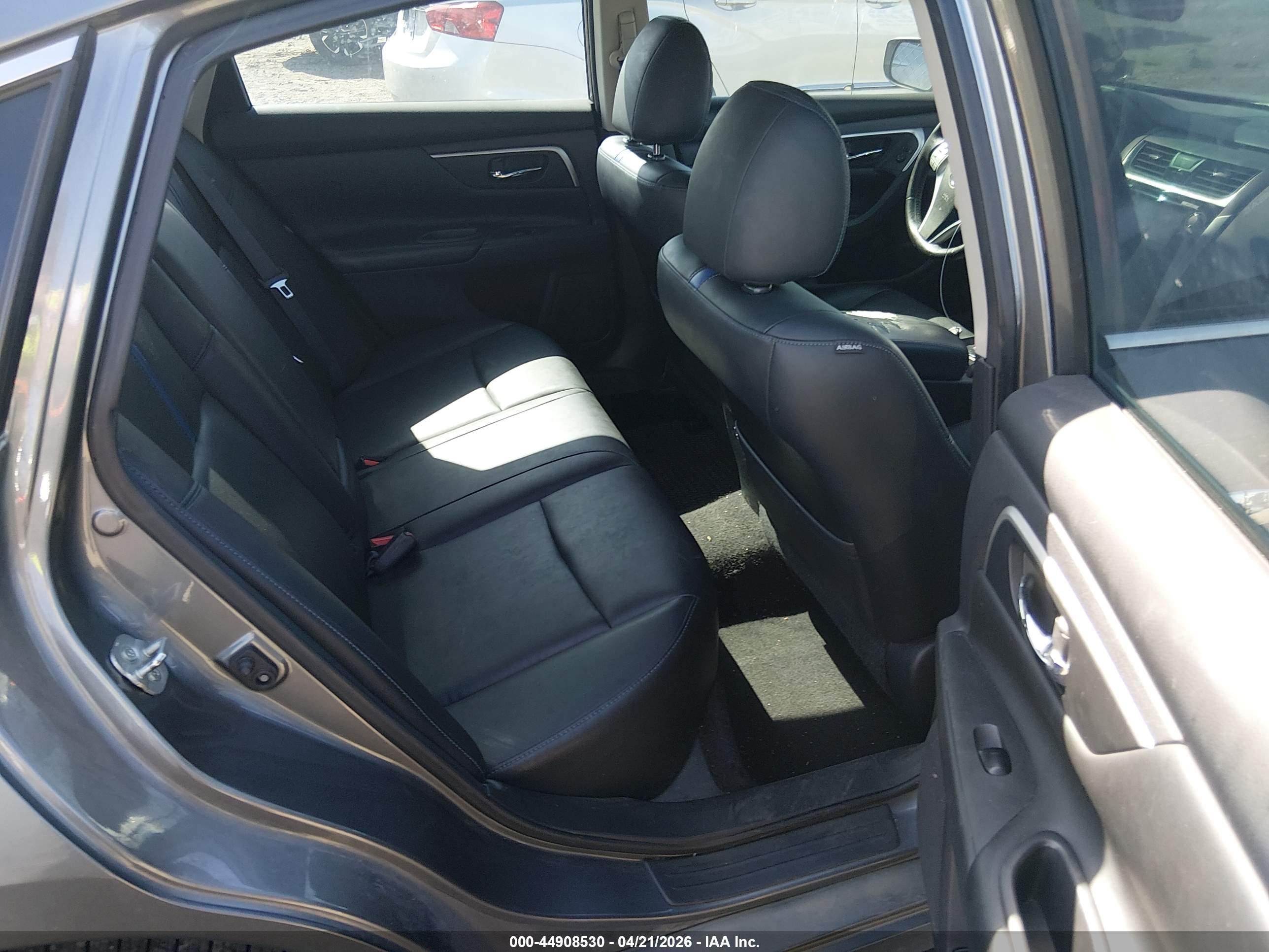 NISSAN ALTIMA image 8