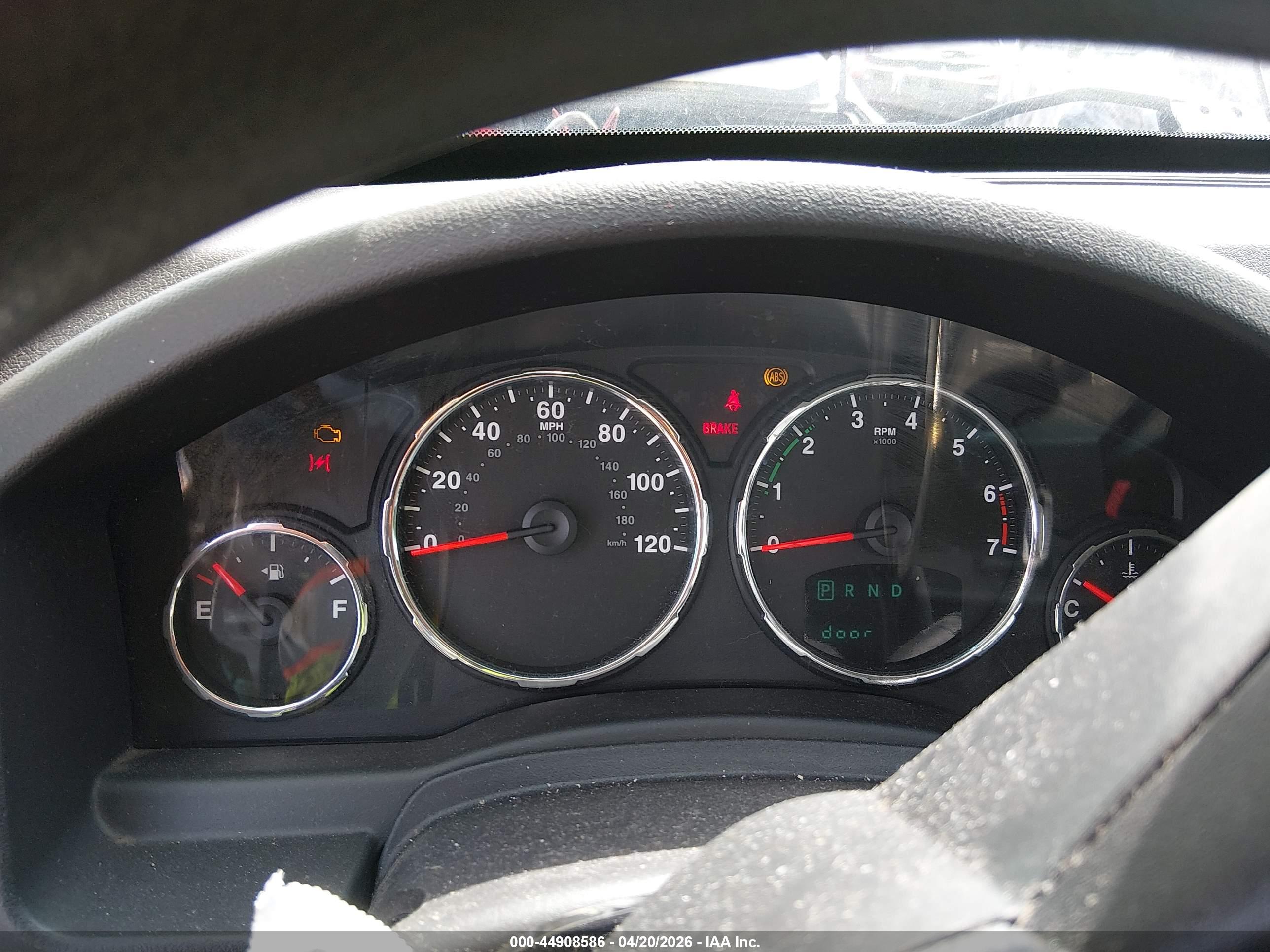 JEEP LIBERTY image 7