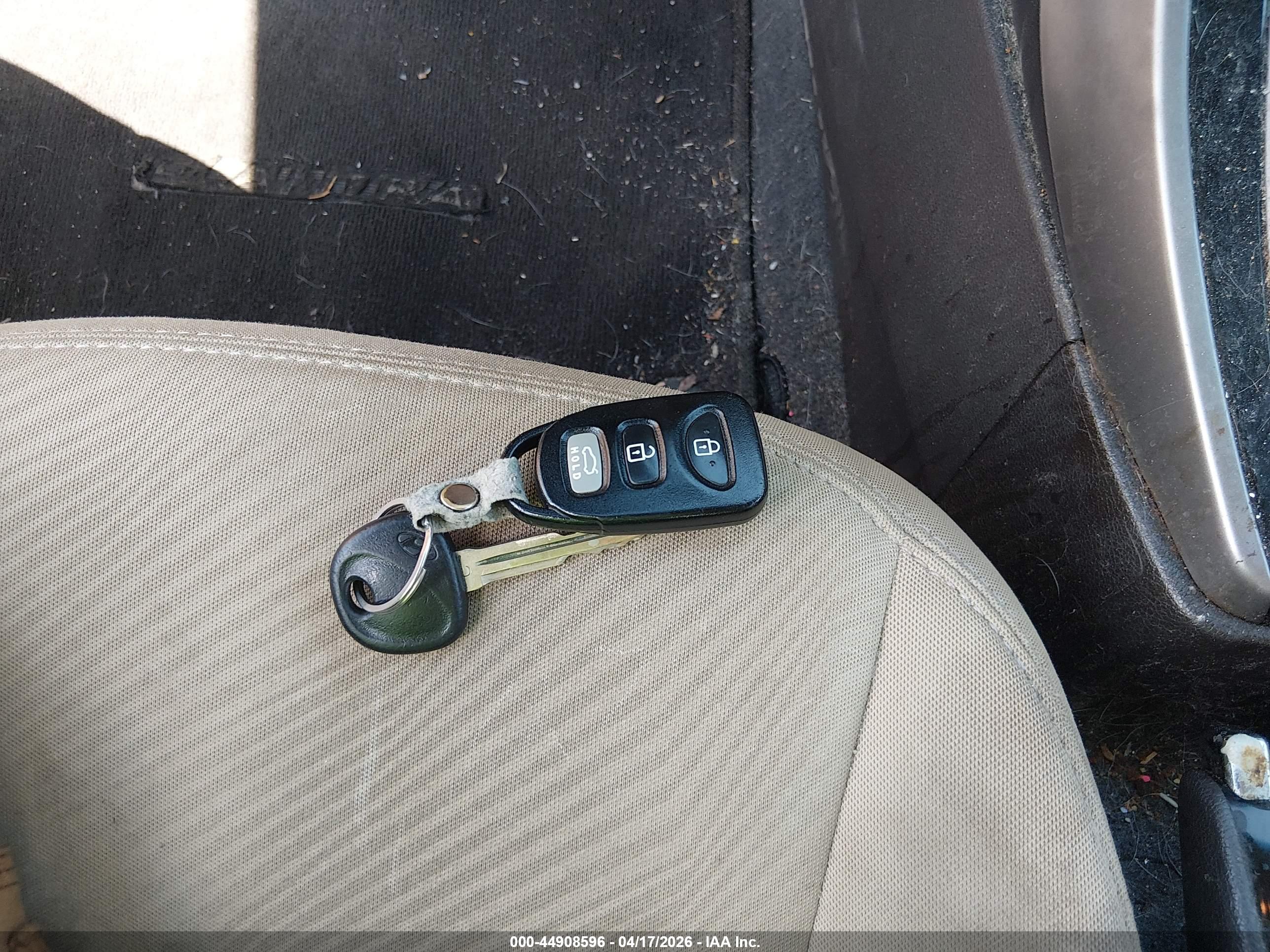 HYUNDAI ELANTRA image 11