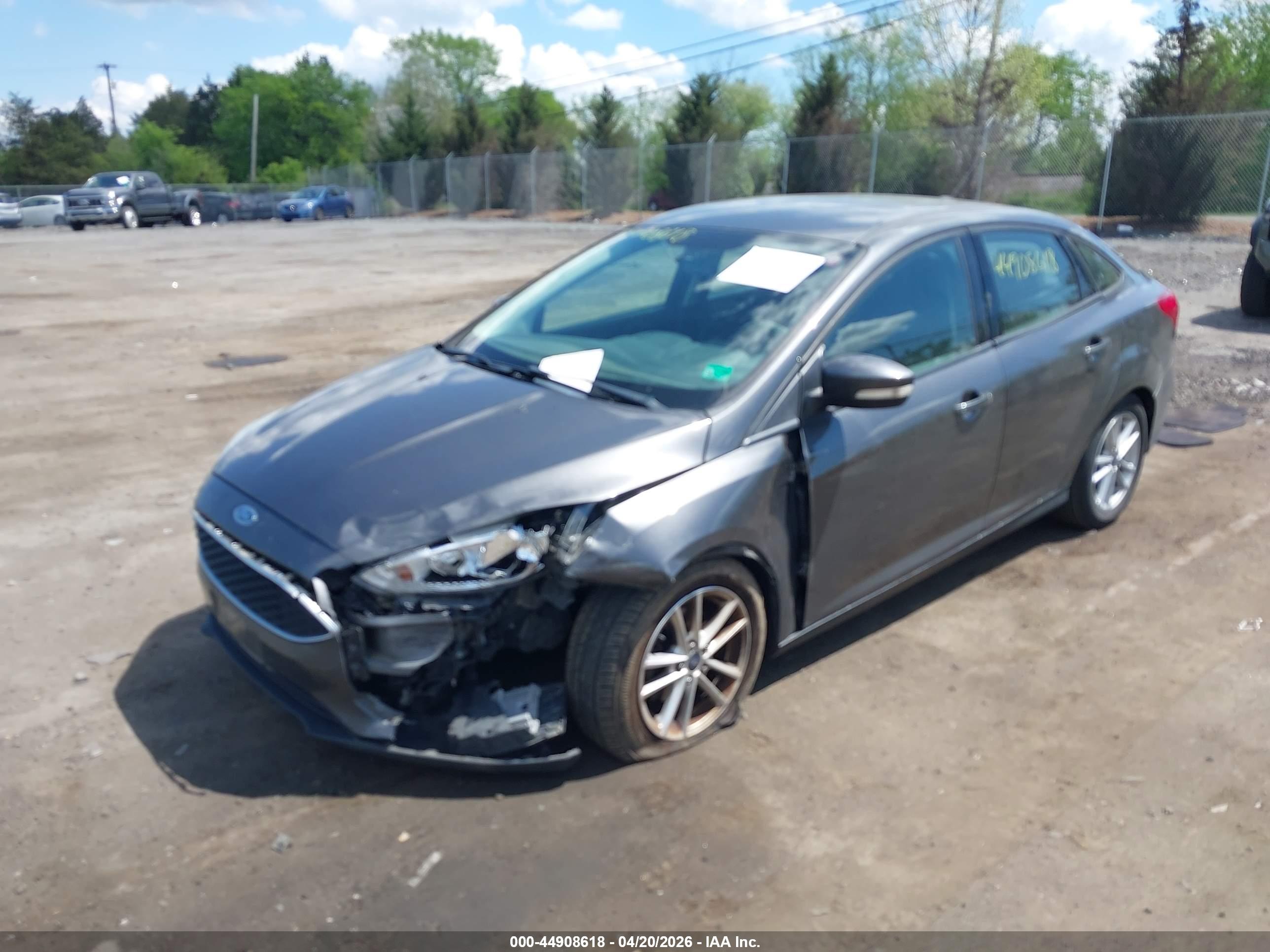 FORD FOCUS image 2