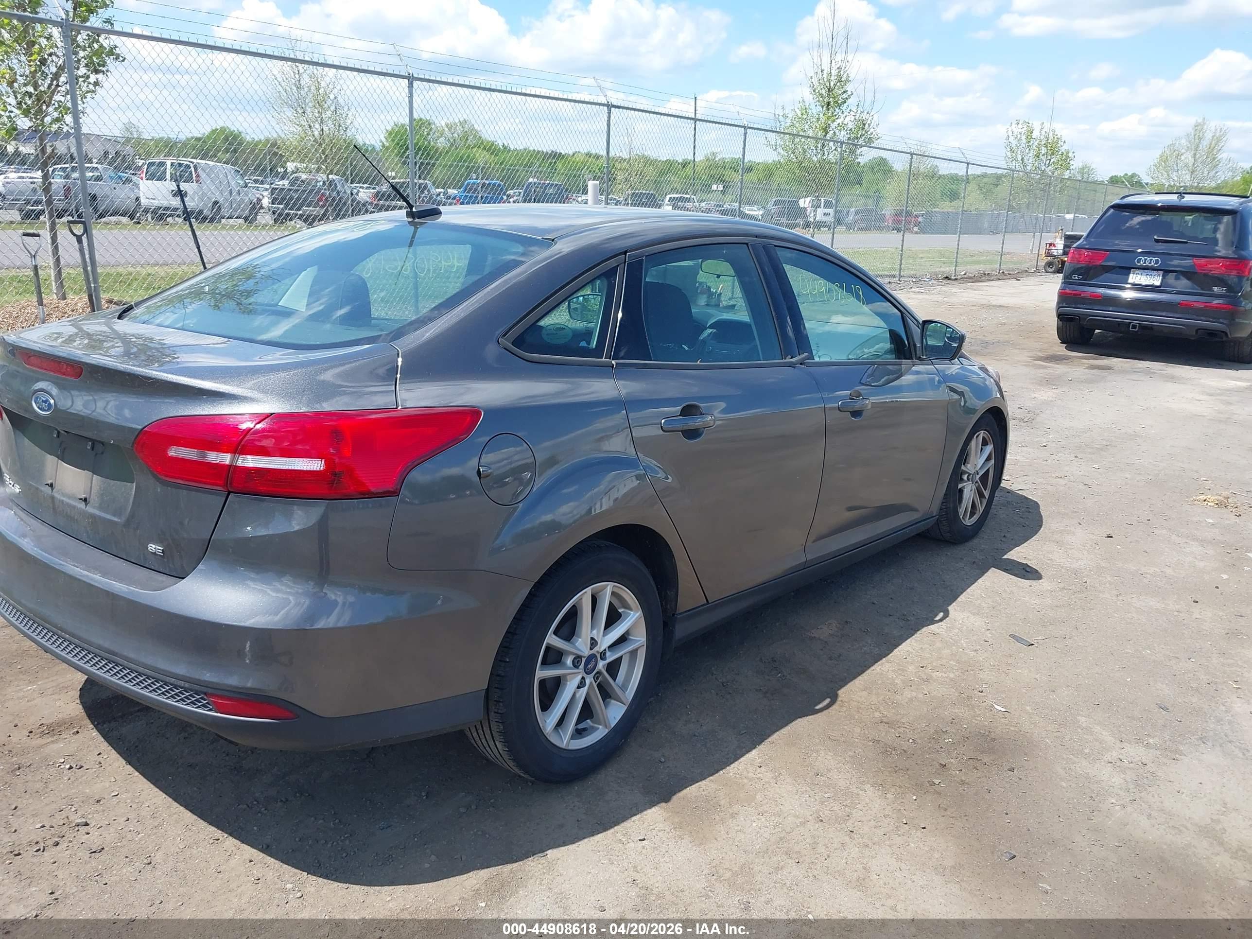 FORD FOCUS image 4