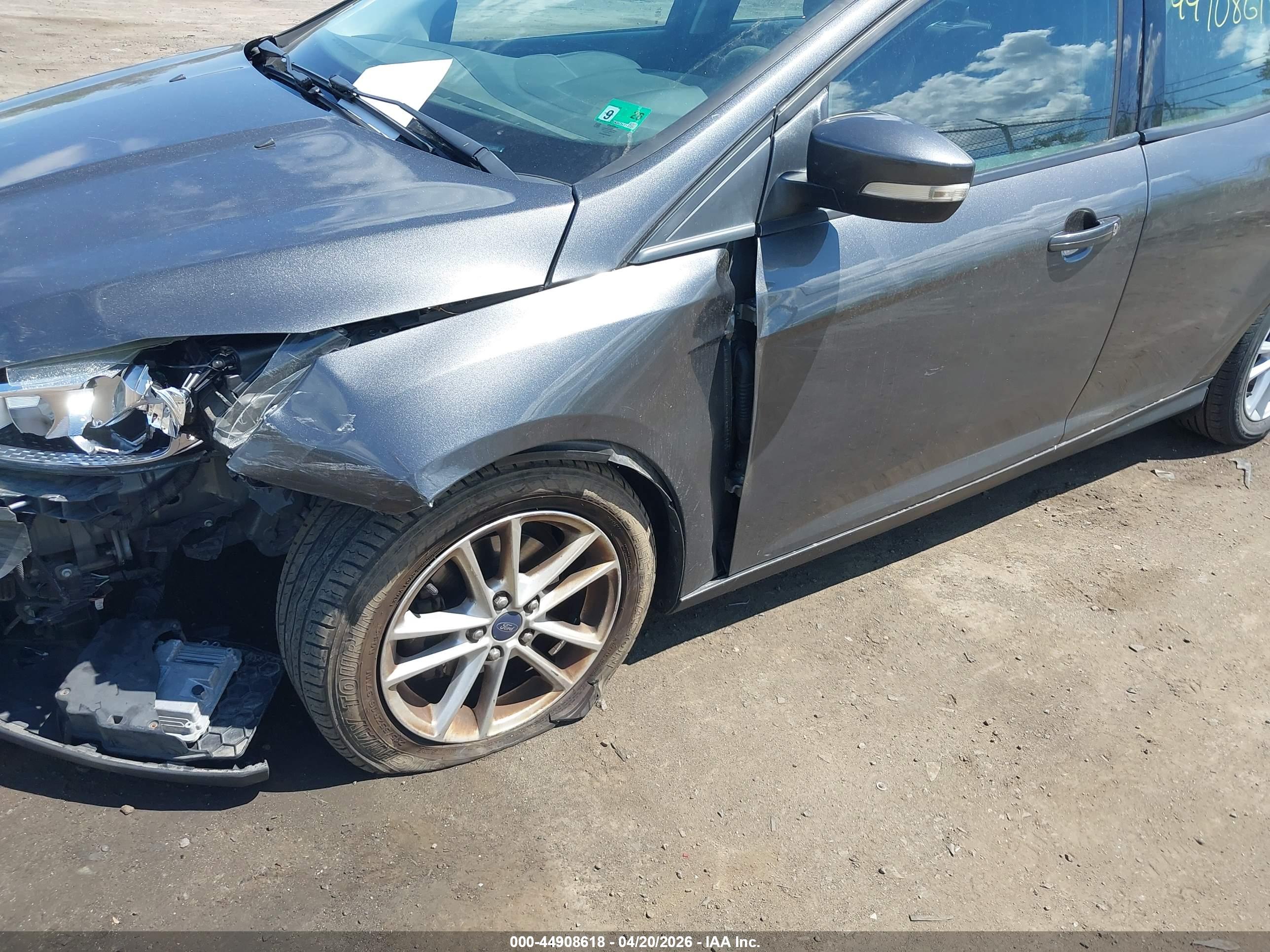 FORD FOCUS image 6