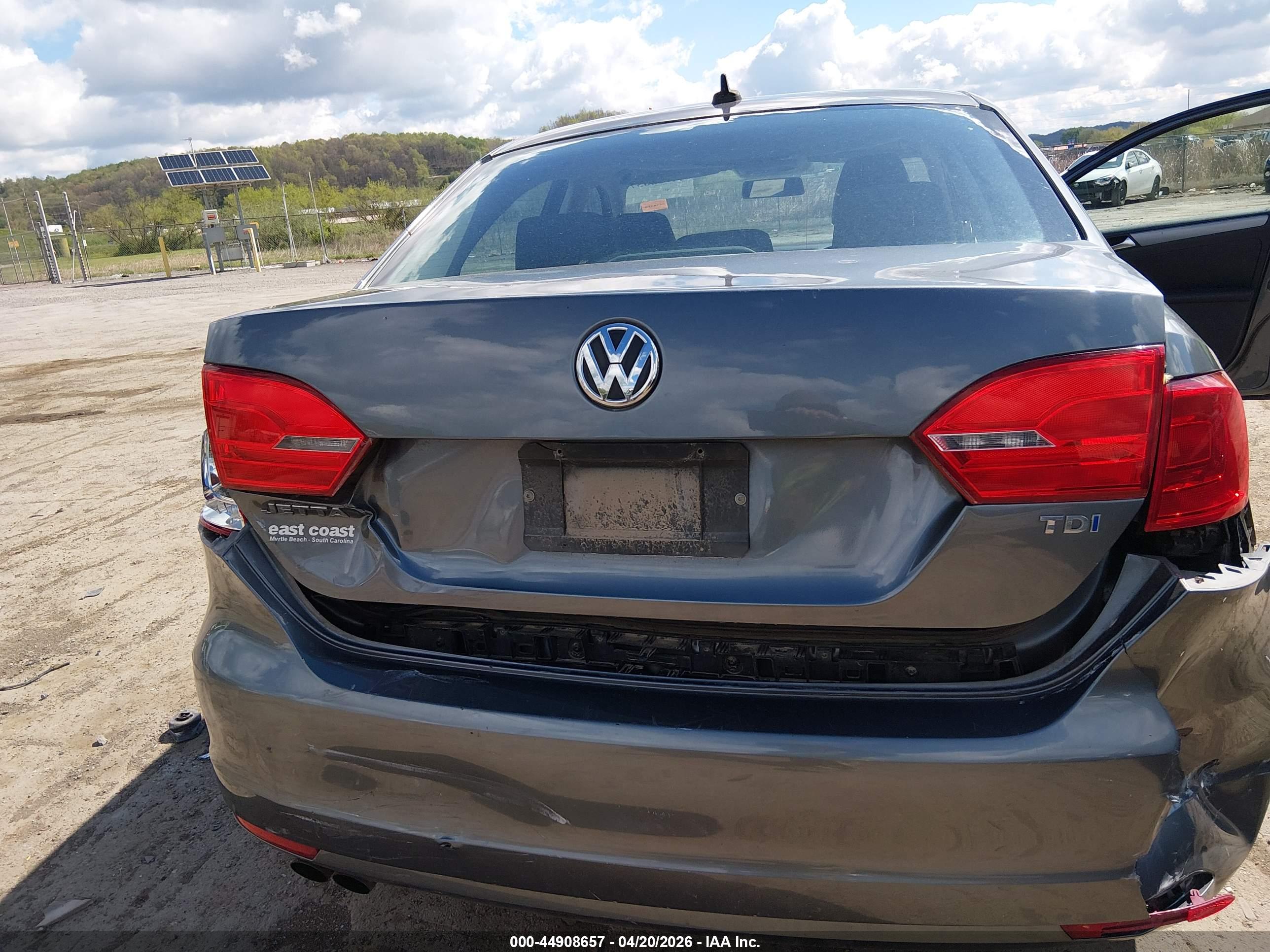 VOLKSWAGEN JETTA image 6