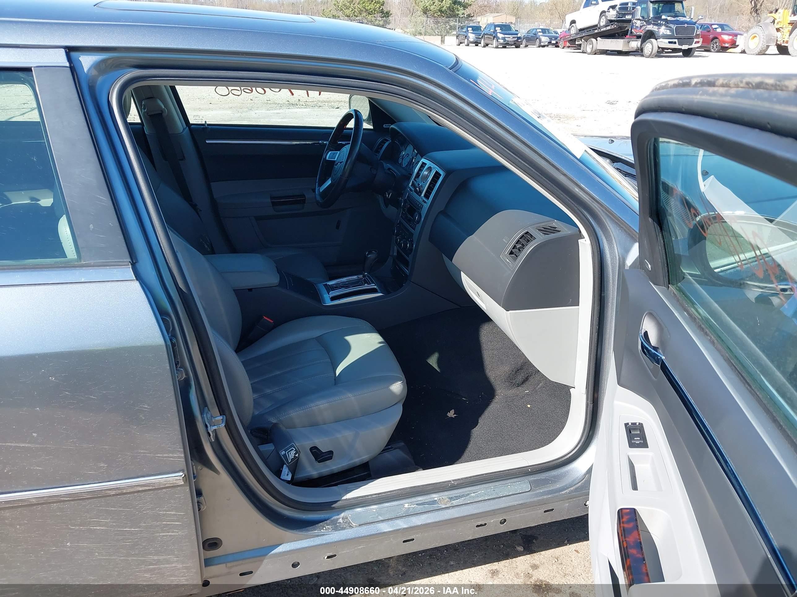 CHRYSLER 300C image 5