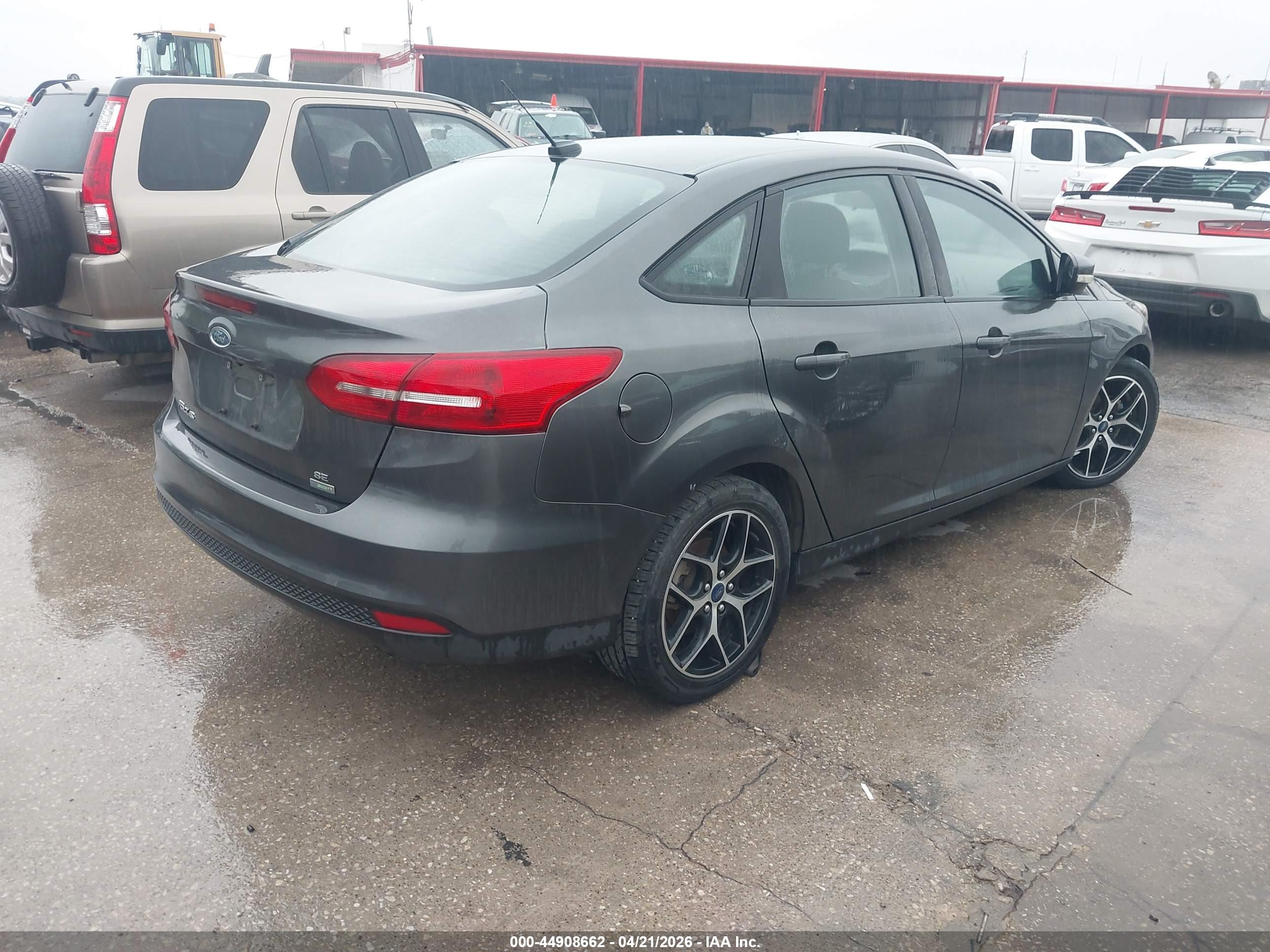 FORD FOCUS image 4