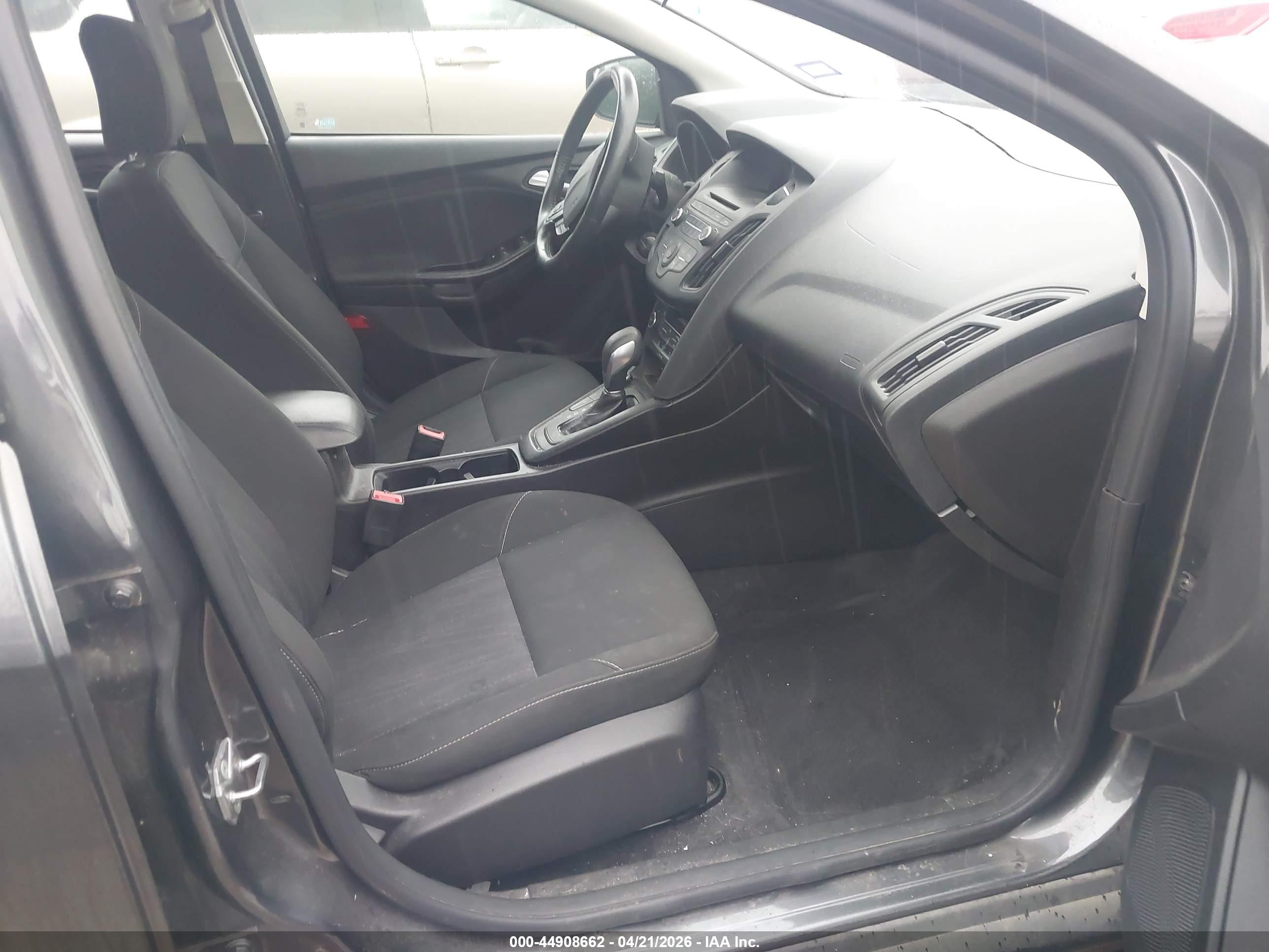 FORD FOCUS image 5