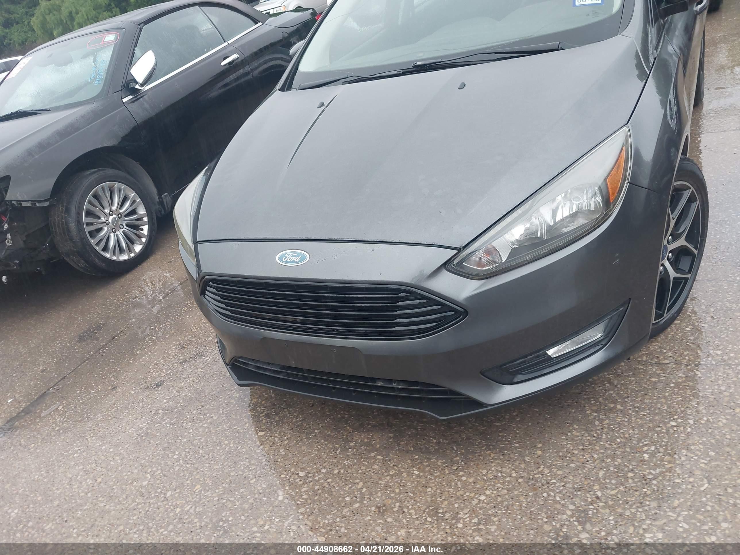 FORD FOCUS image 6